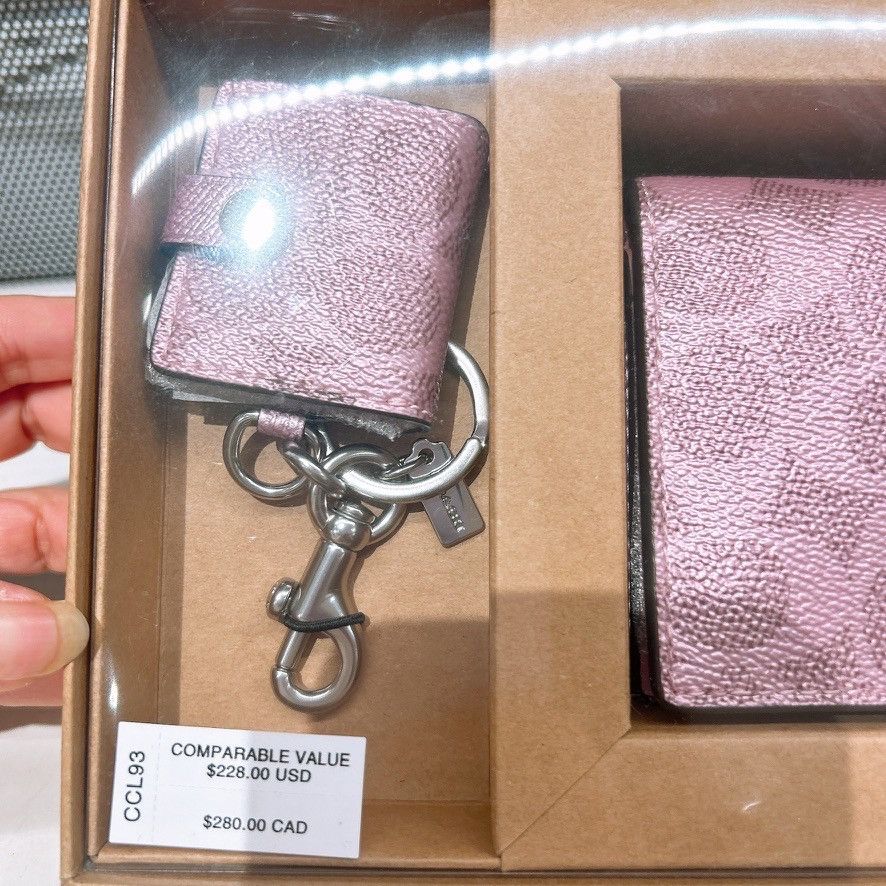 Coach Boxed Snap Wallet And Picture Frame Charm CCL93 Size ONE SIZE - 3 Thumbnail