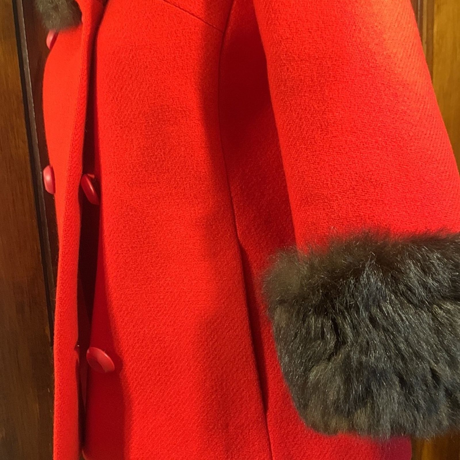 Vintage 60’s Townley retro chic red wool coat,mink collar cuffs Size L / US 10 / IT 46 - 5 Thumbnail