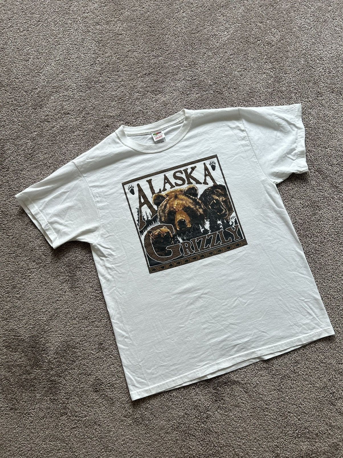 Fruit Of The Loom Vintage 2000 Alaska Grizzly Bear Graphic T-Shirt Size US L / EU 52-54 / 3 - 1 Thumbnail