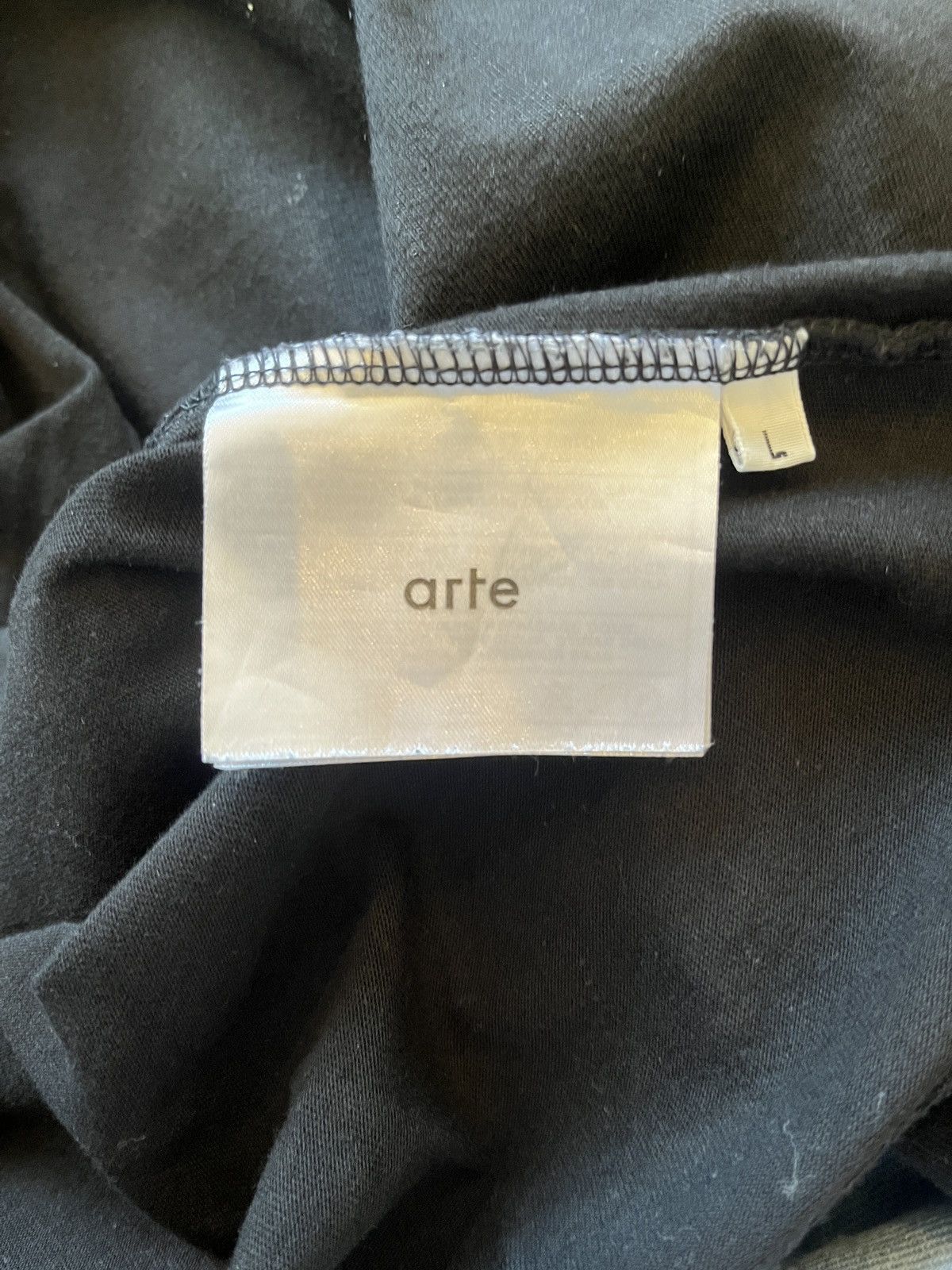 Arte Antwerp Arte Antwerp Pixel Backprint T-Shirt AW23 – Black – Size M Size US L / EU 52-54 / 3 - 6 Thumbnail