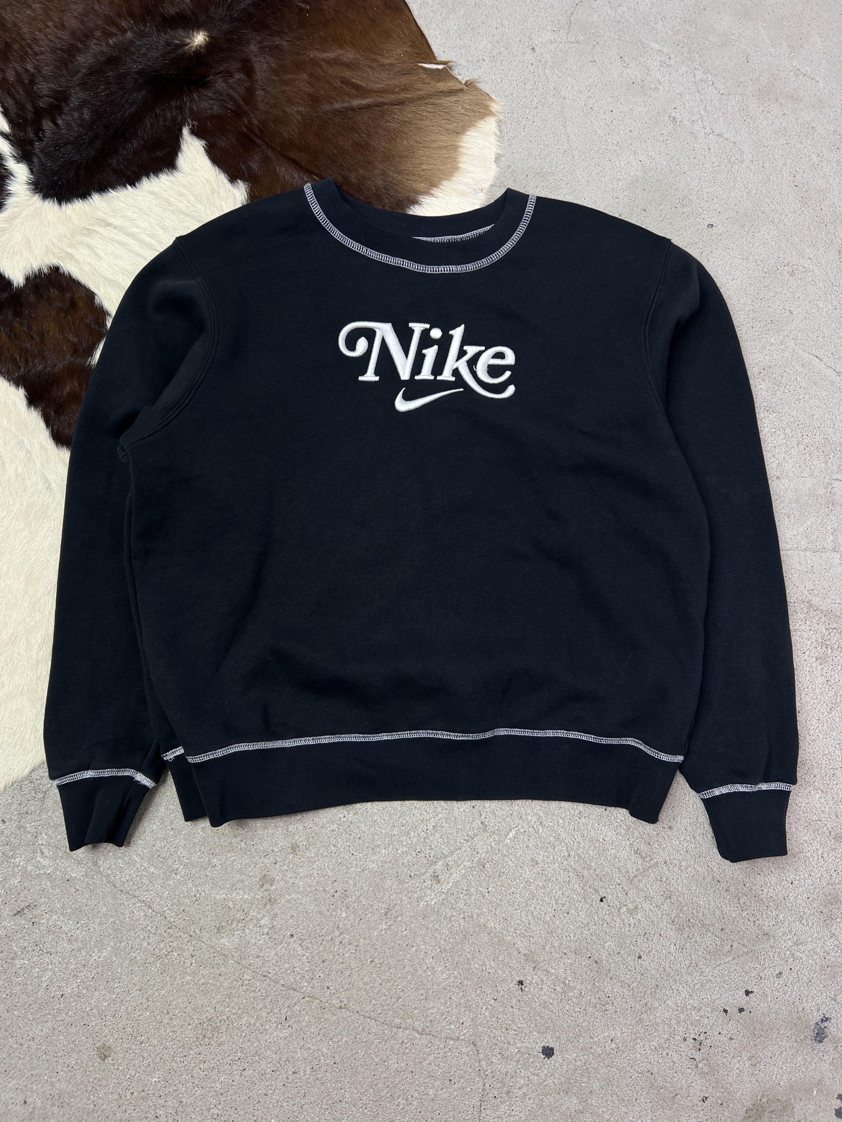 Nike Vintage Sporty Streetwear Nike Women's Sweatshirt 00s Size S / US 4 / IT 40 - 1 Thumbnail