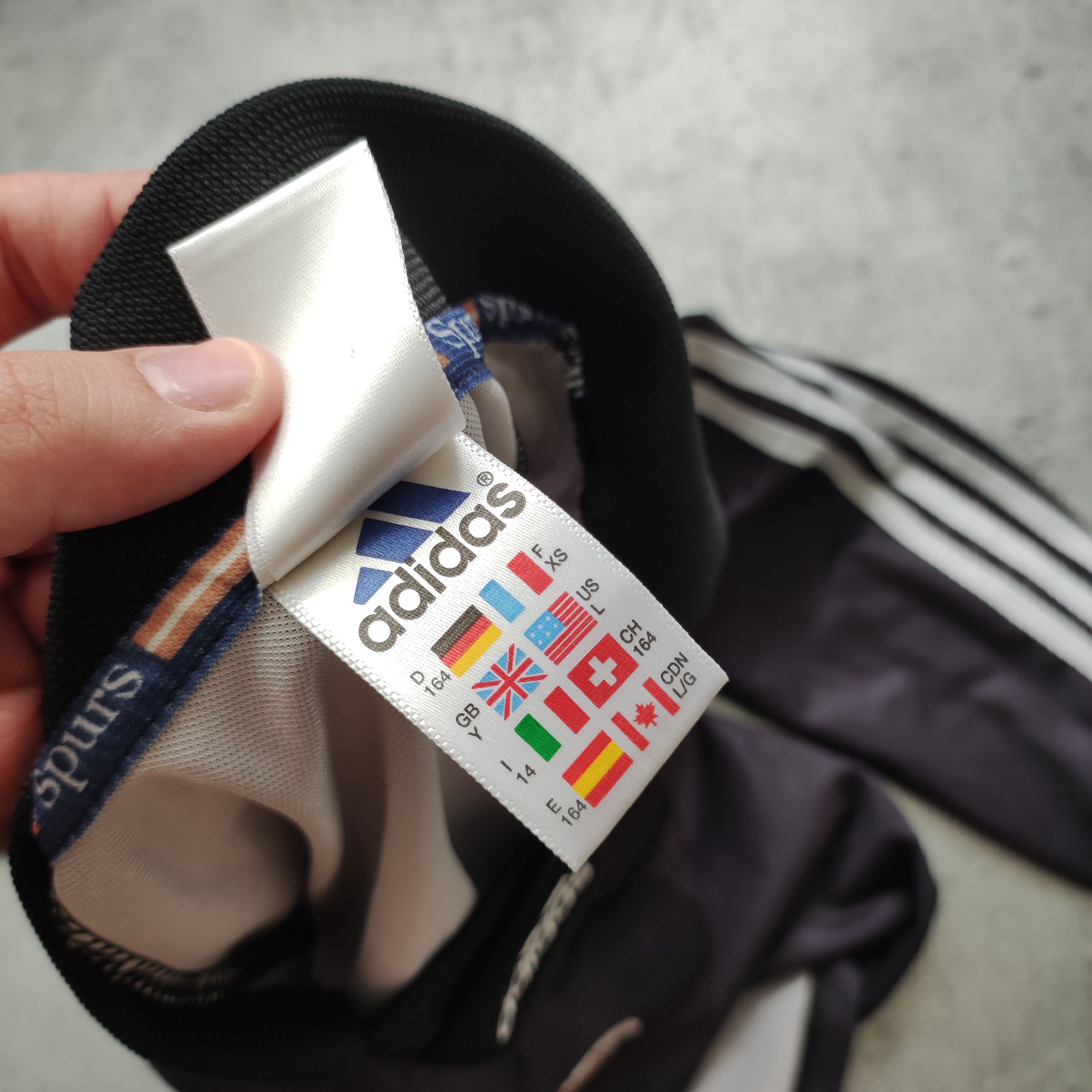Vintage Vintage Football GK Goalkeeper Tottenham Adidas Jersey Size US S / EU 44-46 / 1 - 8 Thumbnail