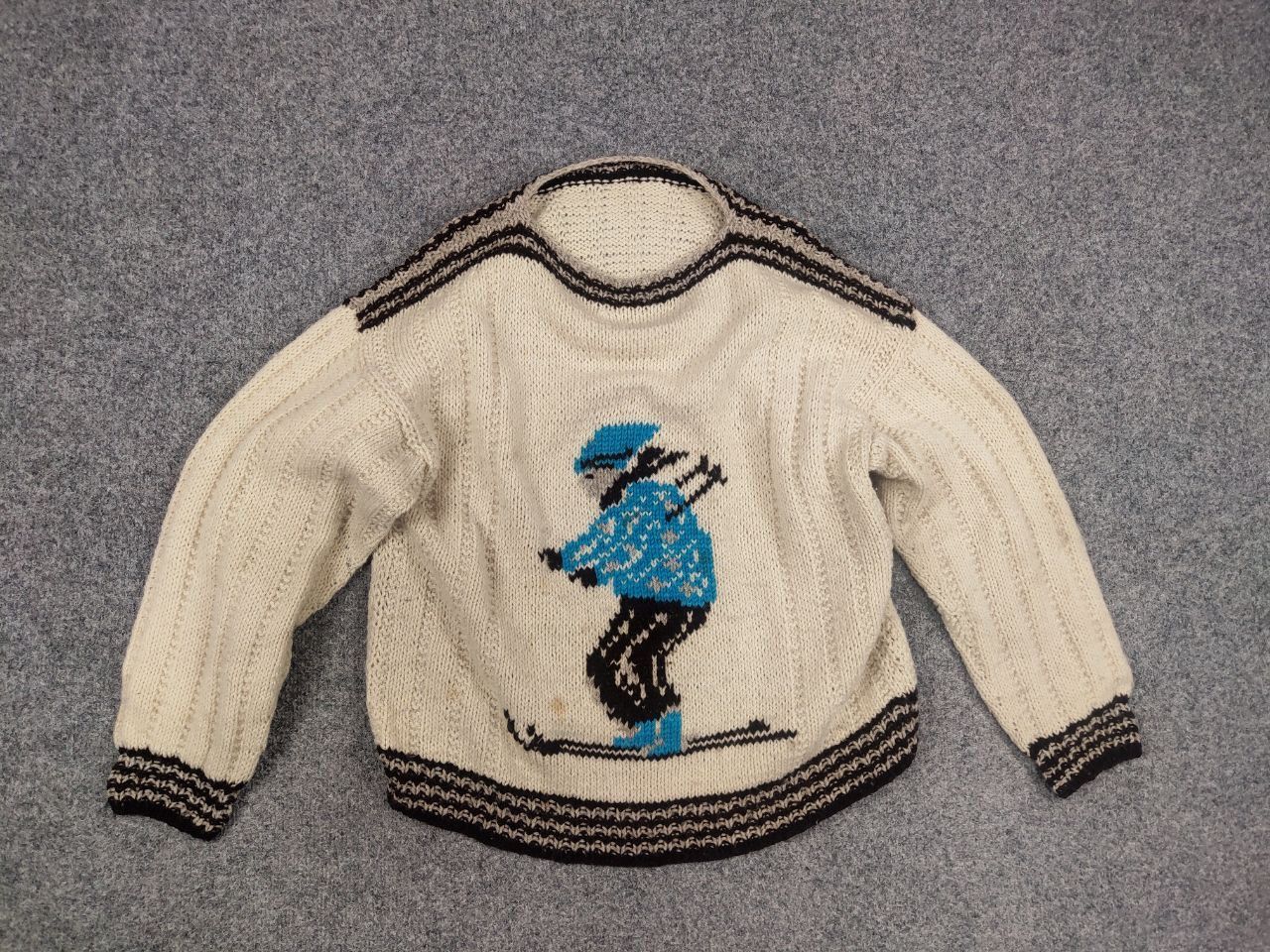 Vintage Vintage 50-60's Hand Knit Wool Crew chek Sweater skier Logo Size US S / EU 44-46 / 1 - 8 Thumbnail