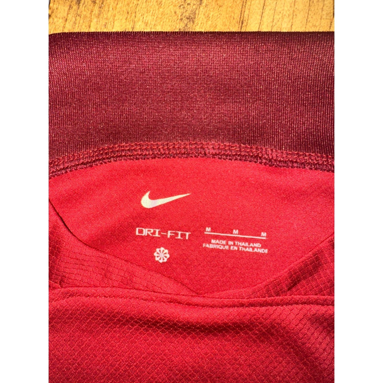 Nike VINTAGE Nike Liverpool LFC Jersey Men’s Medium Soccer Red T-Shirt Short Sleeve Pullover Dri-Fit Breathable Lightweight 20x27 Standard California? Size US M / EU 48-50 / 2 - 5 Thumbnail