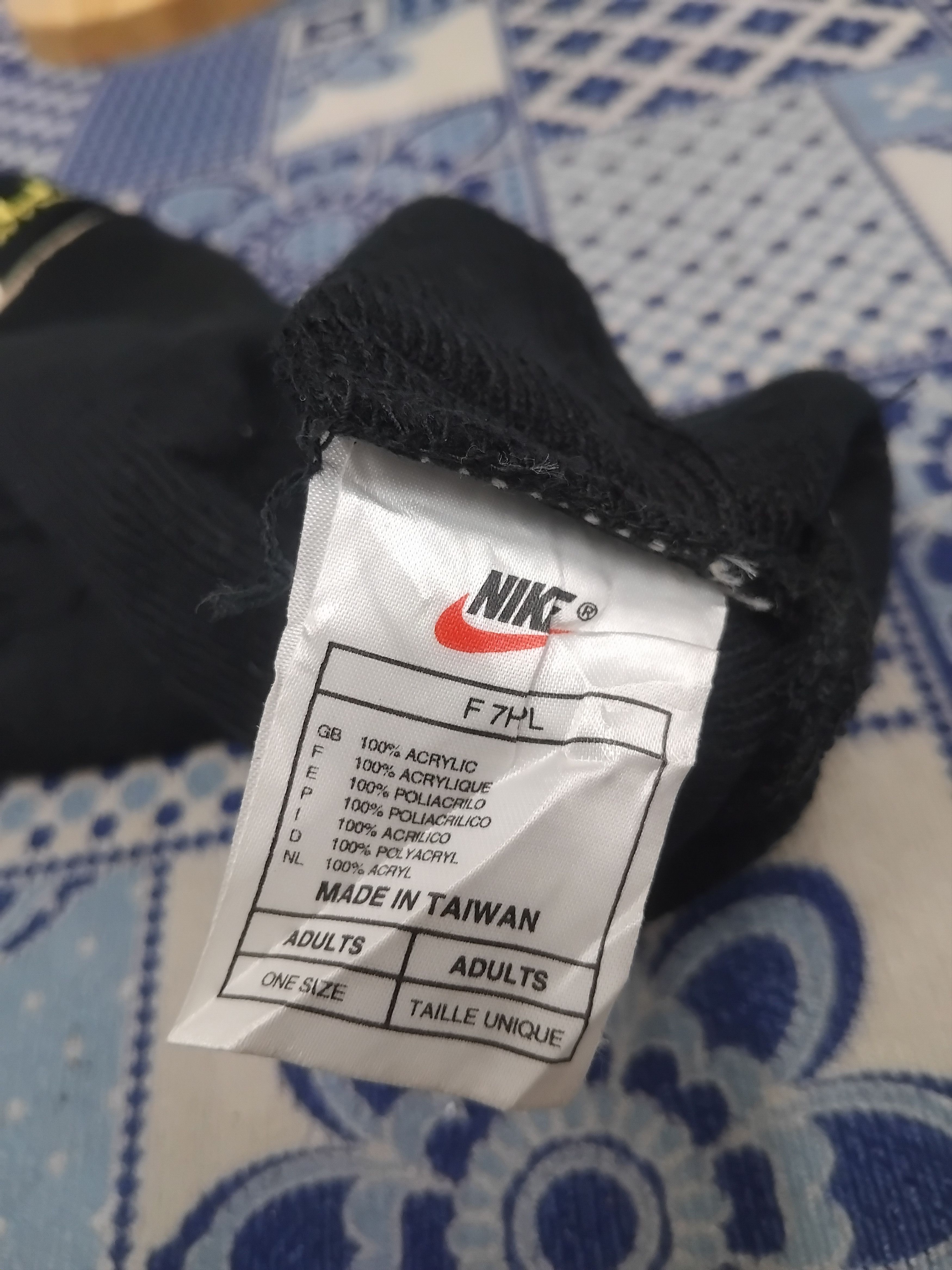 Nike 💥Vintage Nike Borussia Dortmund beanie Size ONE SIZE - 2 Thumbnail