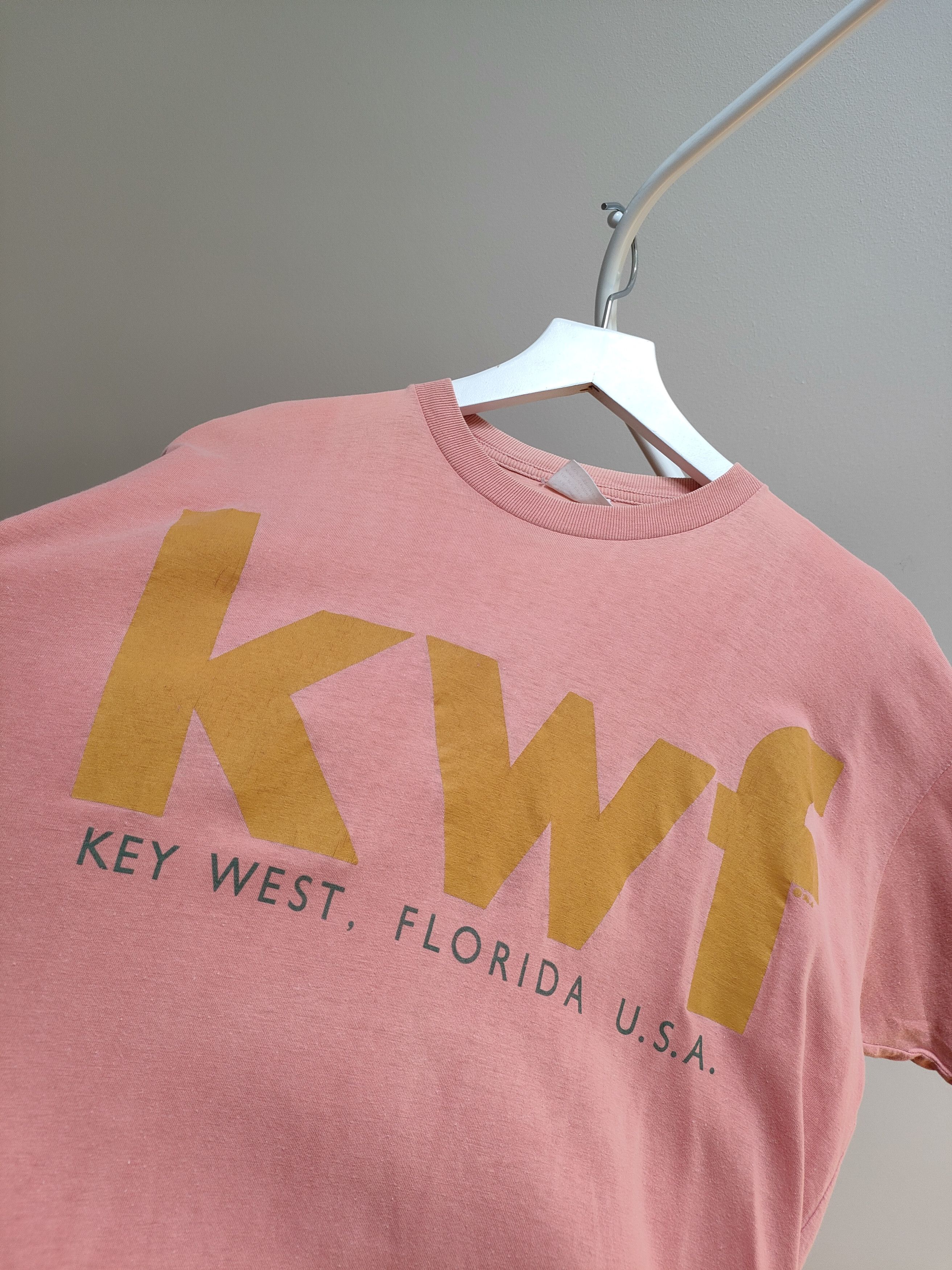 Vintage vtg 90s Key West, FL single stitch pink tee Size US M / EU 48-50 / 2 - 1 Thumbnail