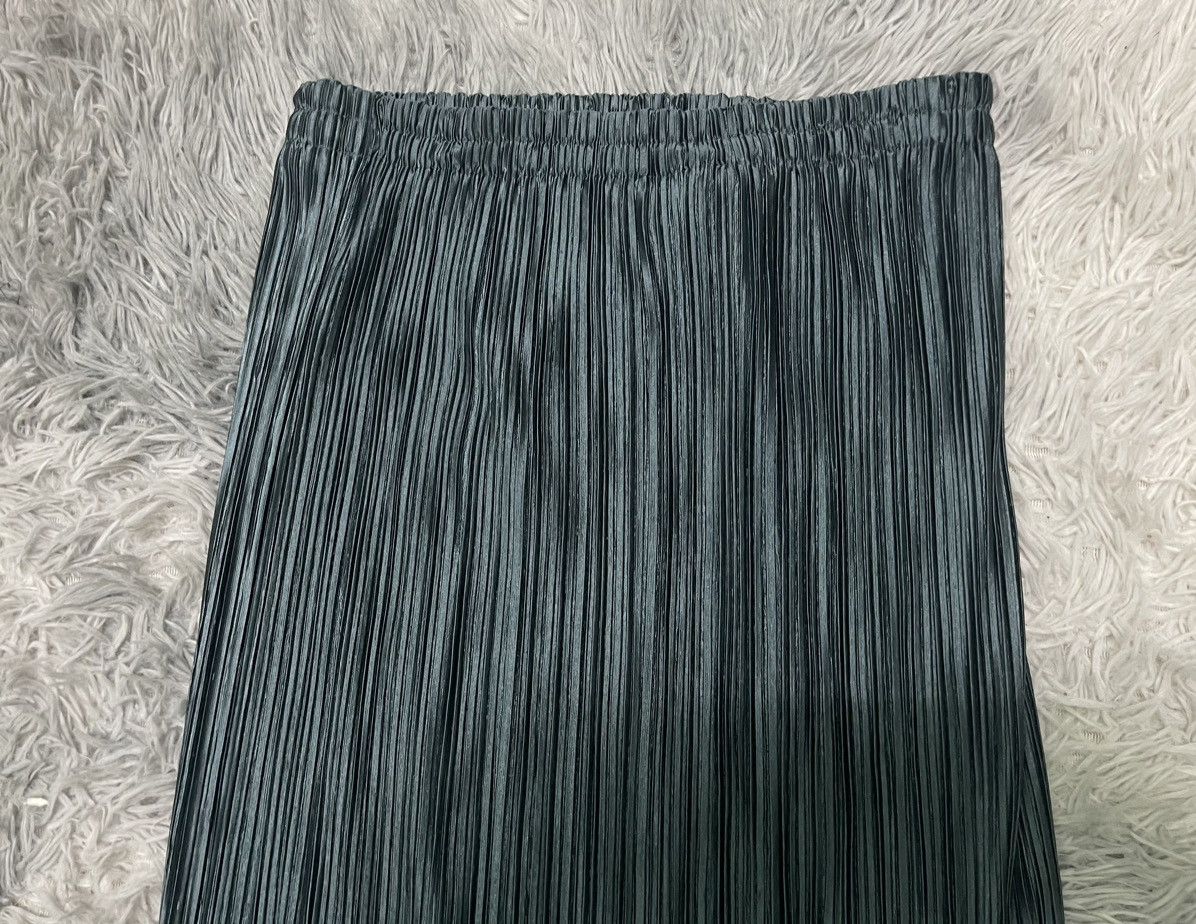 Issey Miyake 90s ISSEY MIYAKE PLEATED MIDI SKIRT RARE COLOUR Size 30" / US 8 / IT 44 - 12 Thumbnail