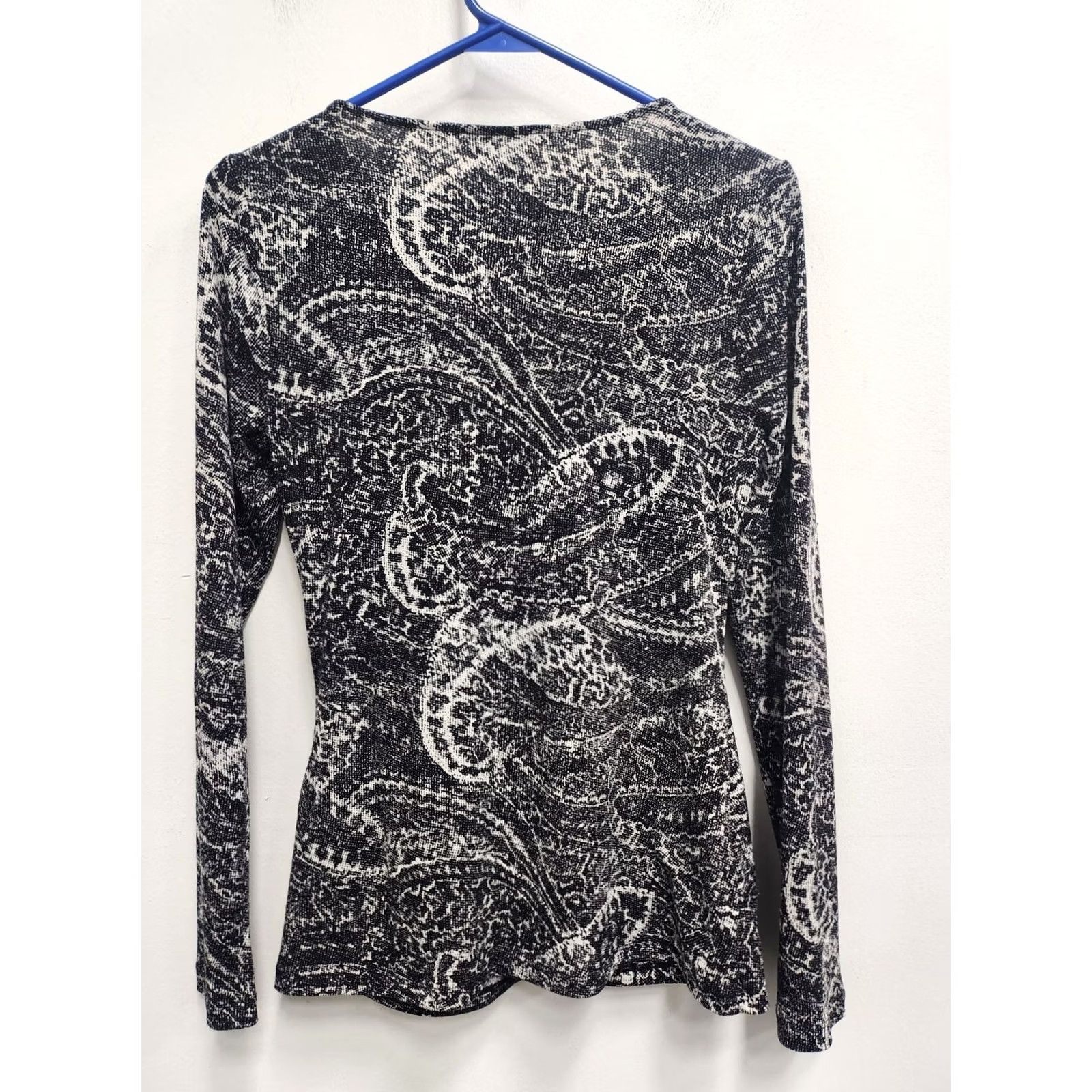 Ann Taylor Ann Taylor Top Womens Small Black White Paisley Long Sleeves Ruched Office Size S / US 4 / IT 40 - 7 Thumbnail
