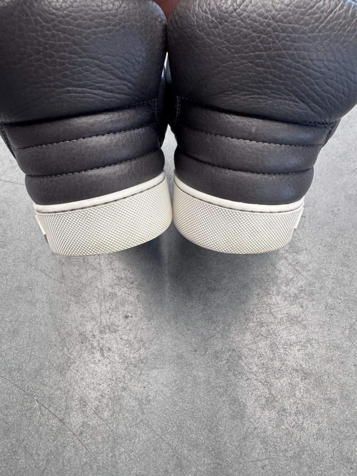 Louis Vuitton 2009 Louis Vuitton Don Kanye West Anthracite Size LV 7 US 8 Size US 8 / EU 41 - 8 Thumbnail