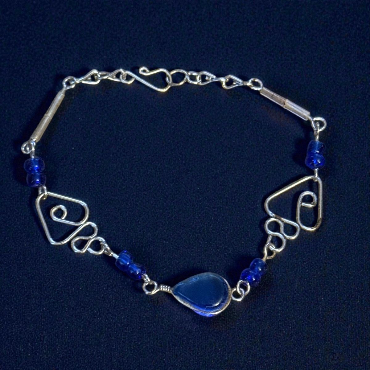 Other Silver tone wire wrapped blue glass stone bracelet Size ONE SIZE - 1 Thumbnail