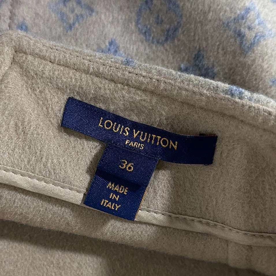 Louis Vuitton Bathrobe-style monogrammed mini skirt Size 36" / US 14 / IT 50 - 4 Thumbnail