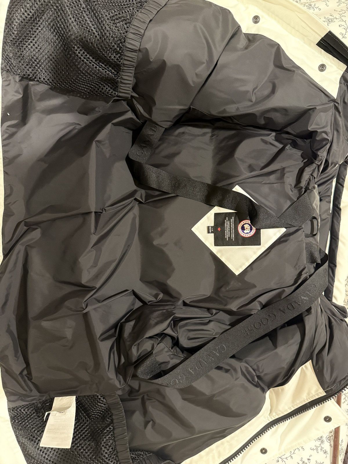 Canada Goose Canada Goose White Down Jacket Size US L / EU 52-54 / 3 - 9 Thumbnail