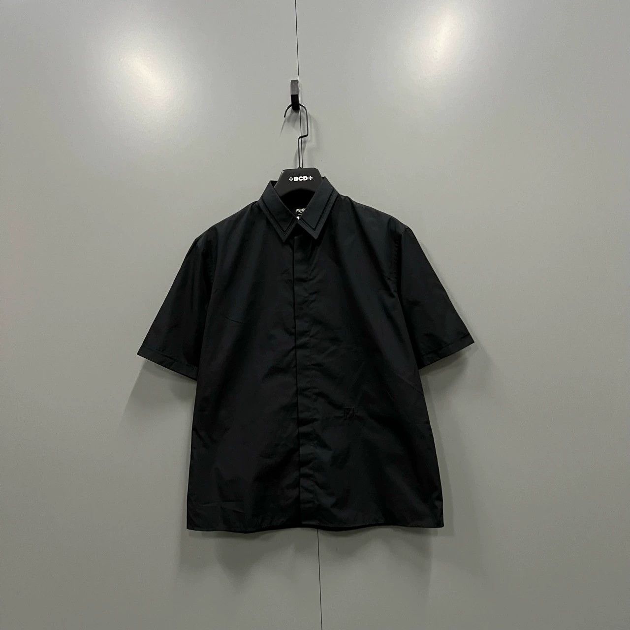 Fendi fendi black short sleeve shirt size 39 Size US M / EU 48-50 / 2 - 1 Thumbnail