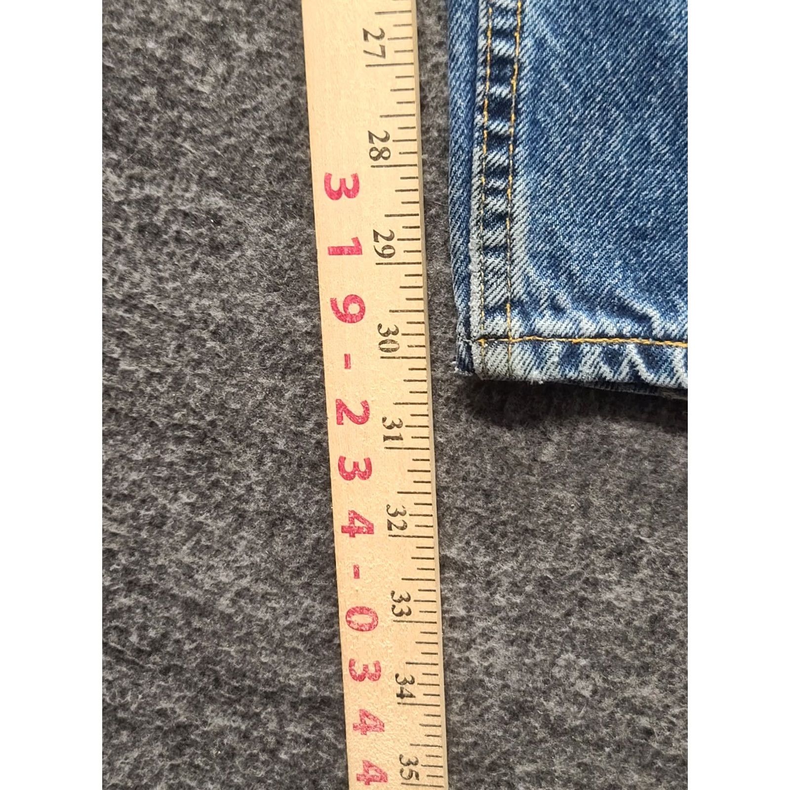 Levi's VINTAGE Levi's 560 Jeans Mens 38x30 Light Wash Distressed Tapered 5-Pocket Denim Blue 90s Grunge USA Levi's 500 Series Boys Mens? Size US 38 / EU 54 - 6 Thumbnail