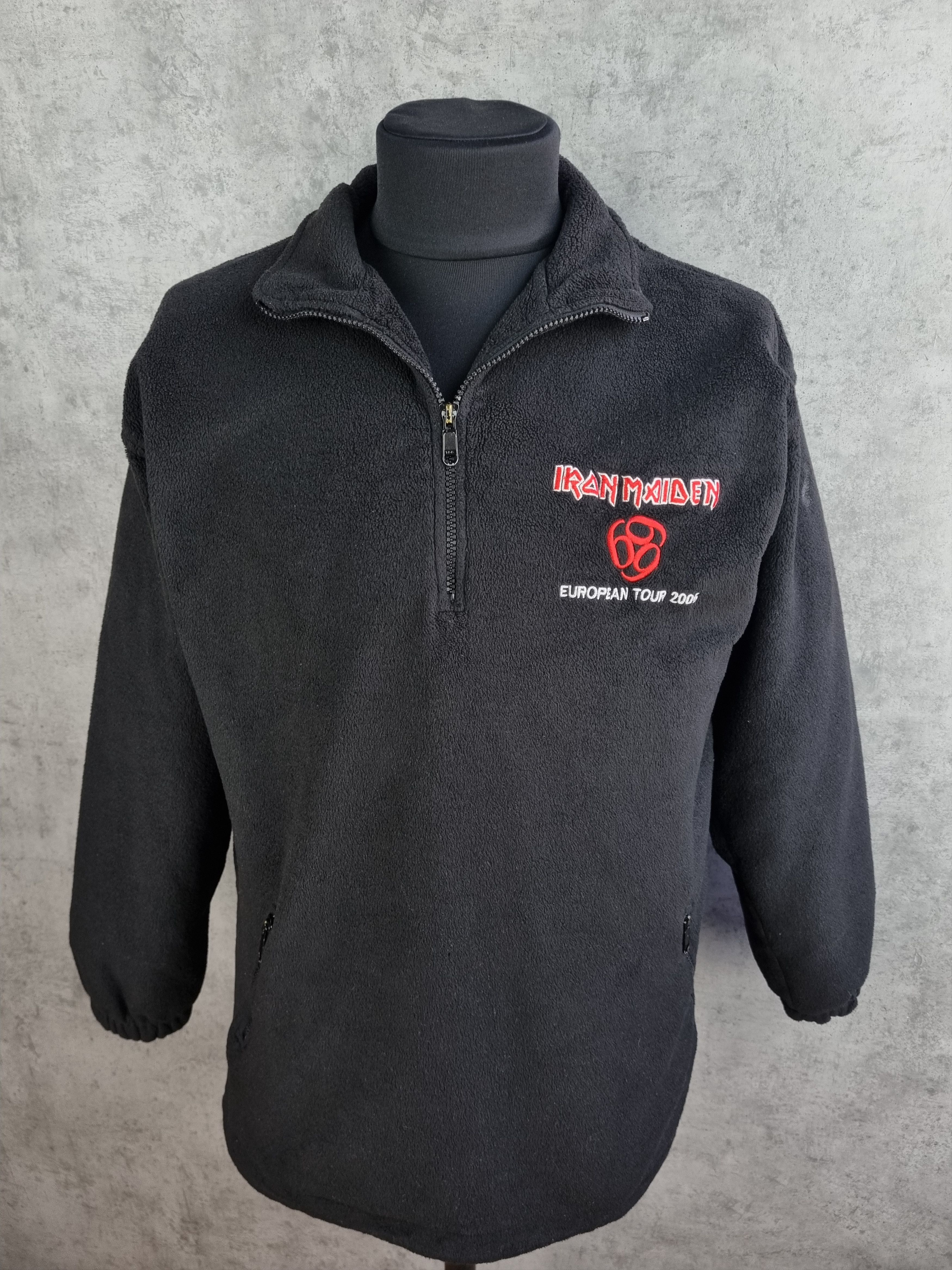 Band Tees × Iron Maiden × Vintage 2005 Vintage Iron Maiden European Tour Fleece Anorak Size US L / EU 52-54 / 3 - 15 Thumbnail