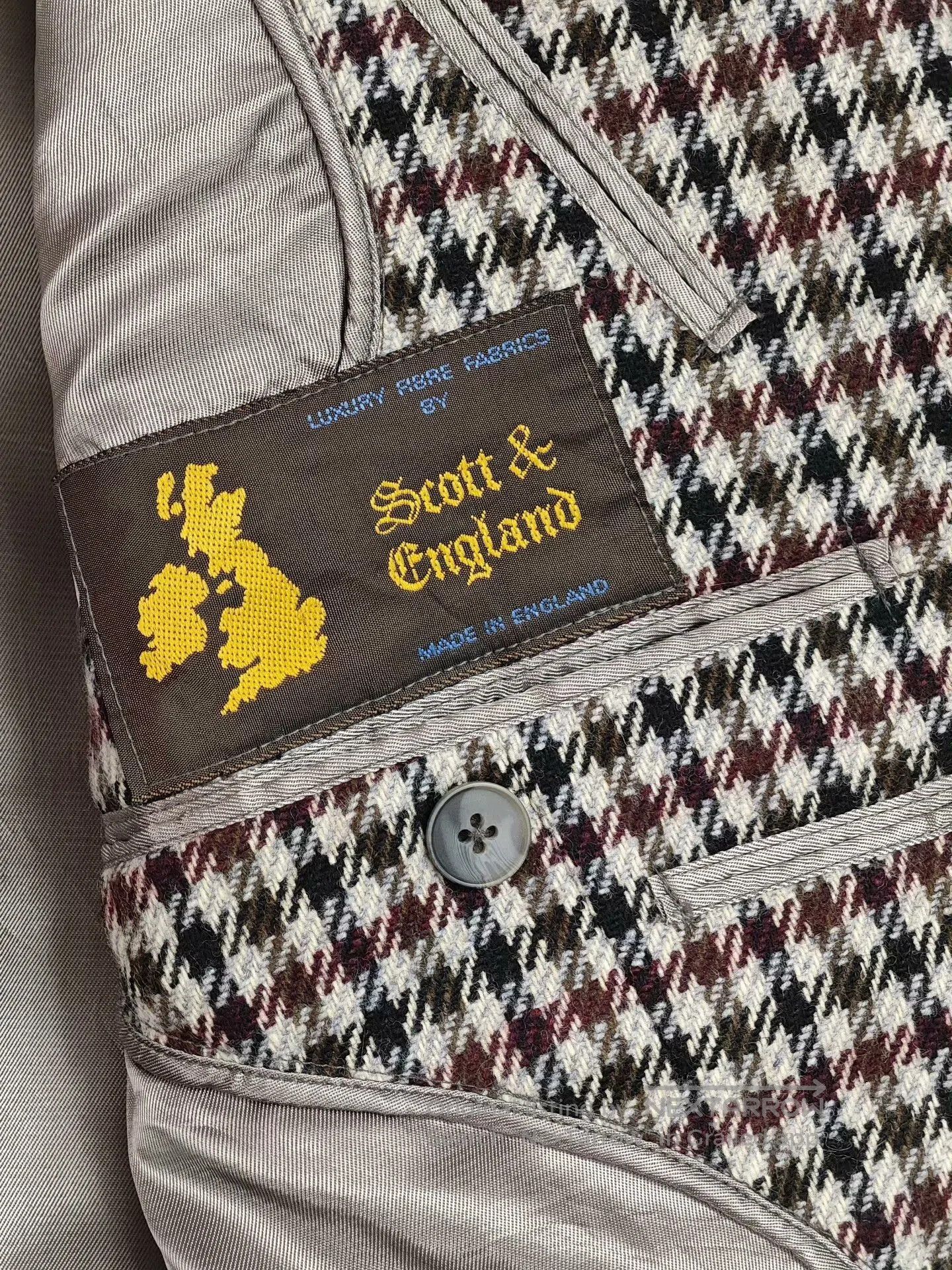 SCOTTeVEST Custom Wool Suit in Houndstooth Pattern. Size US S / EU 44-46 / 1 - 8 Thumbnail