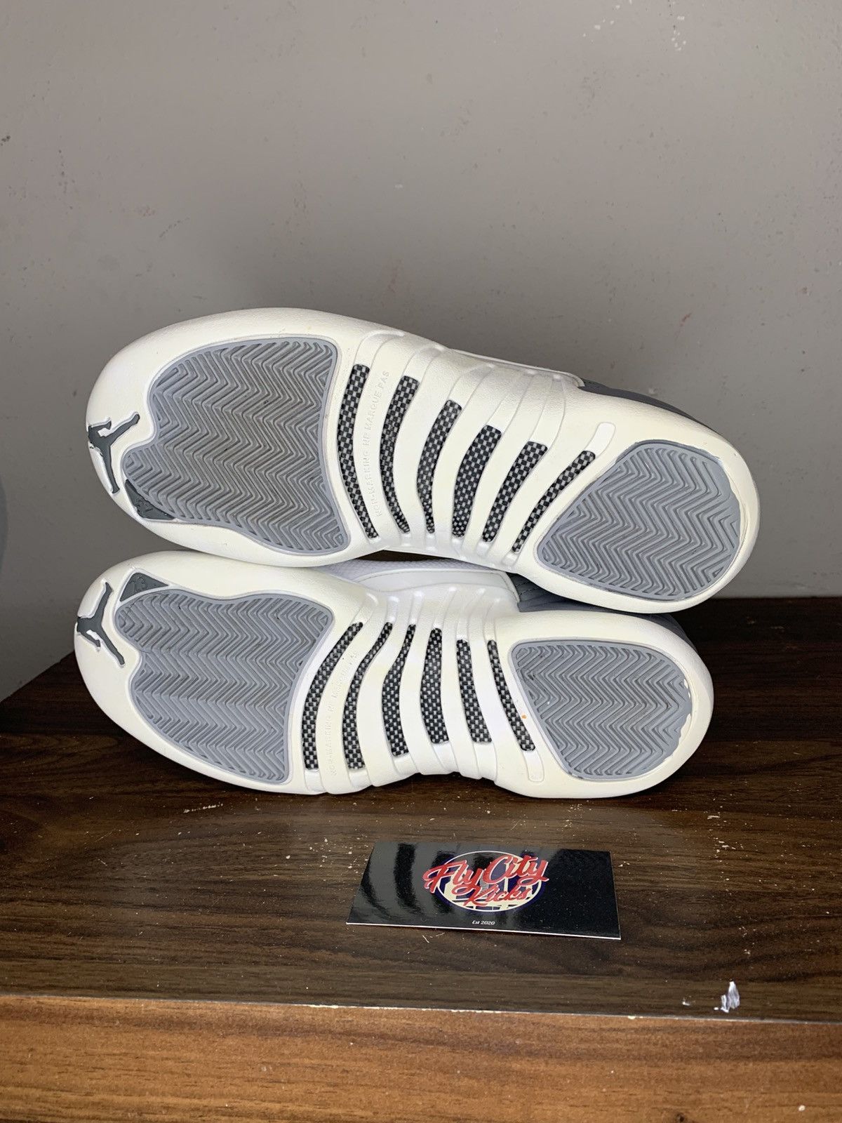 Jordan Brand Air Jordan 12 Stealth Grade School Size US 7 / EU 40 - 6 Thumbnail