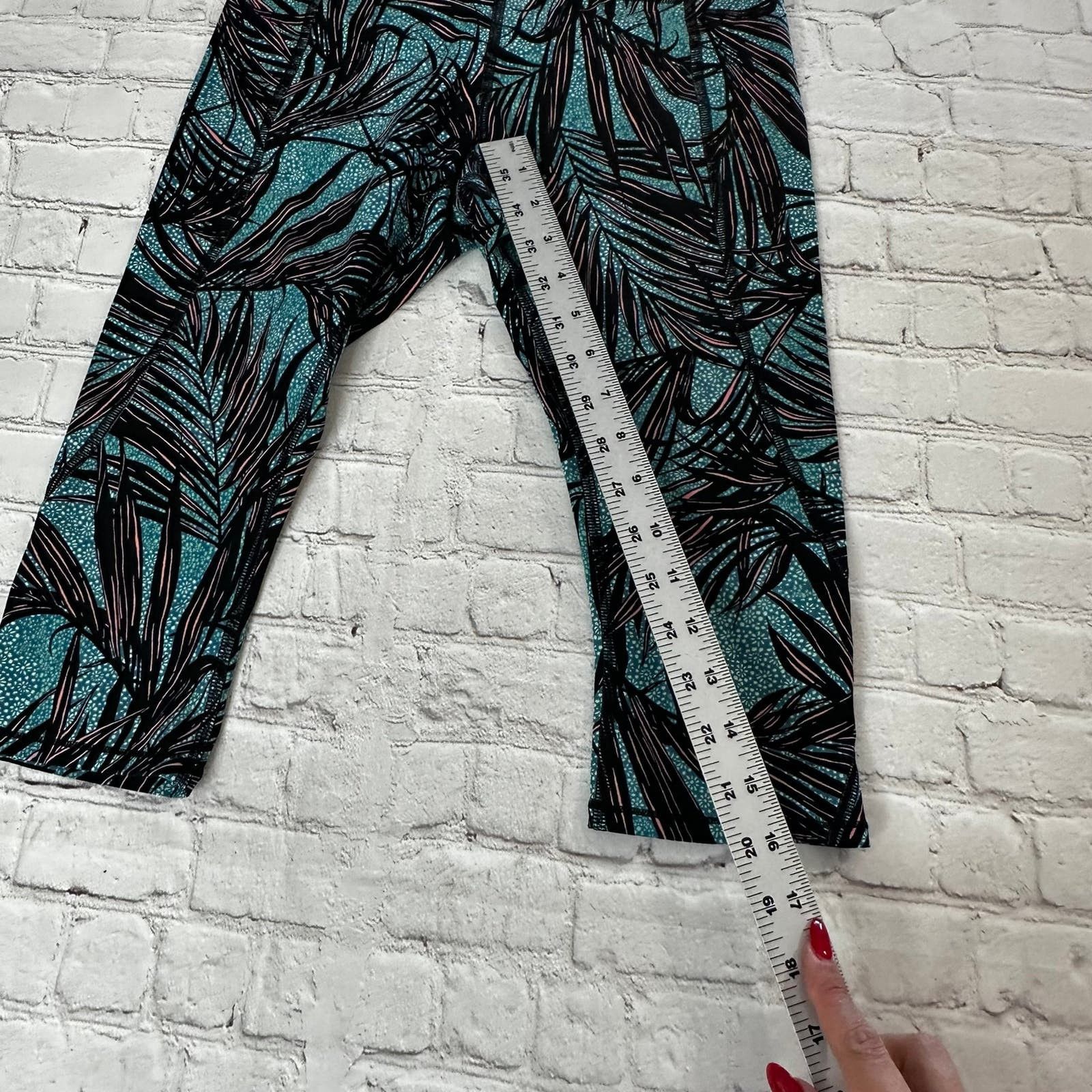 Lululemon lululemon leggings size 6 Size 28" / US 6 / IT 42 - 2 Thumbnail