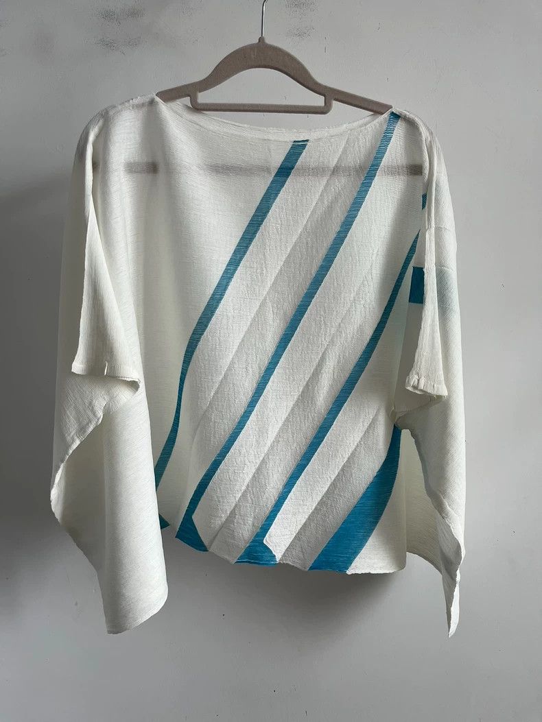 Issey Miyake Issey Miyake size:one size Blue striped white short-sleeve Size XS / US 0-2 / IT 36-38 - 1 Thumbnail
