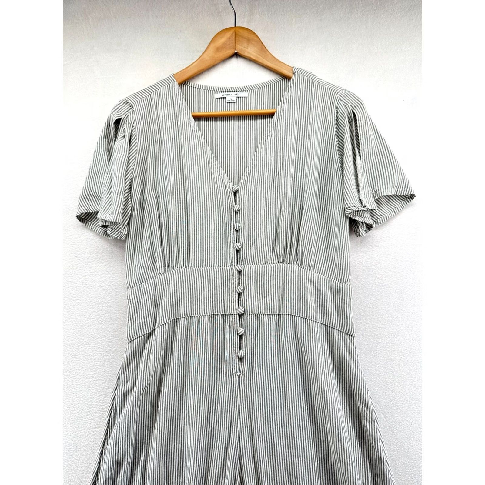 O'Neill O'Neill Jumpsuit Gray Striped V-Neck Women L One Piece Short Sleeve Button Wide-Leg Classic Pink? Size 36" / US 14 / IT 50 - 7 Thumbnail