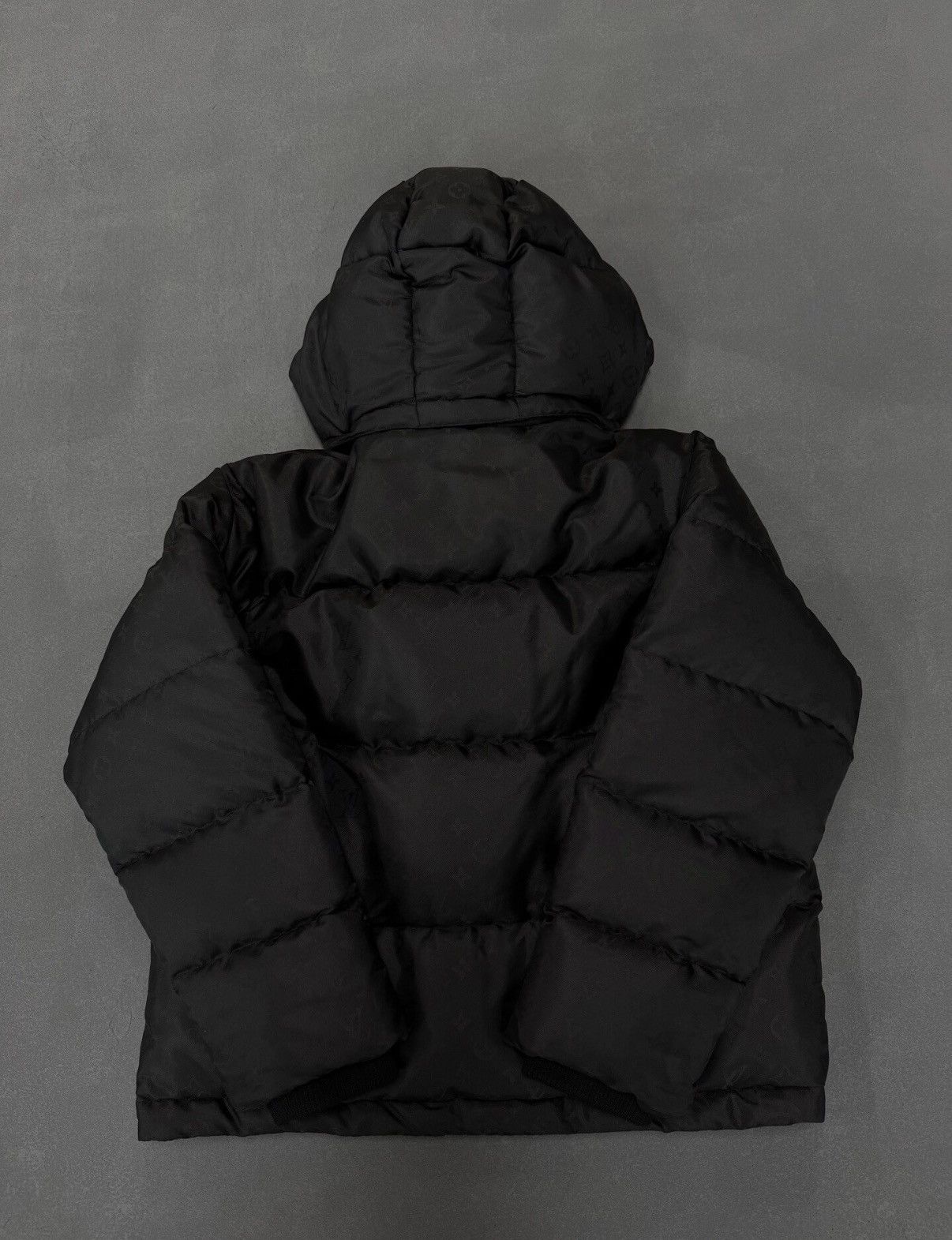 Louis Vuitton Louis Vuitton Black Subtle Pattern Full-Logo Down Jacket Size US S / EU 44-46 / 1 - 2 Thumbnail