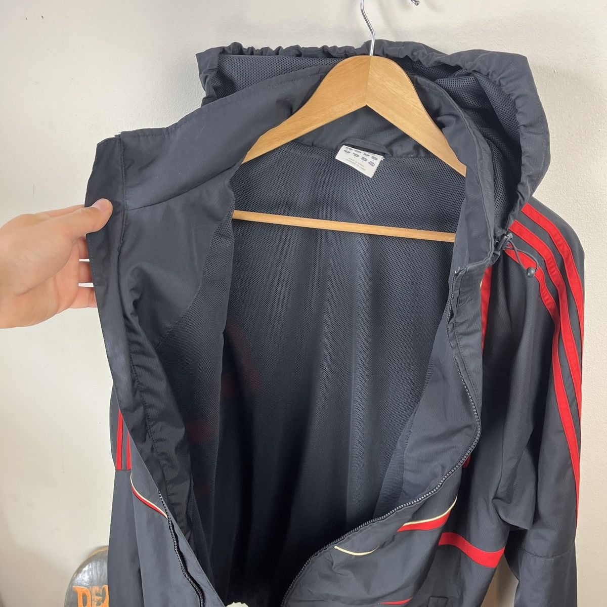 Adidas Adidas Liverpool Garlsberg Jacket Blockcore Soccer 2009 Size US L / EU 52-54 / 3 - 15 Thumbnail