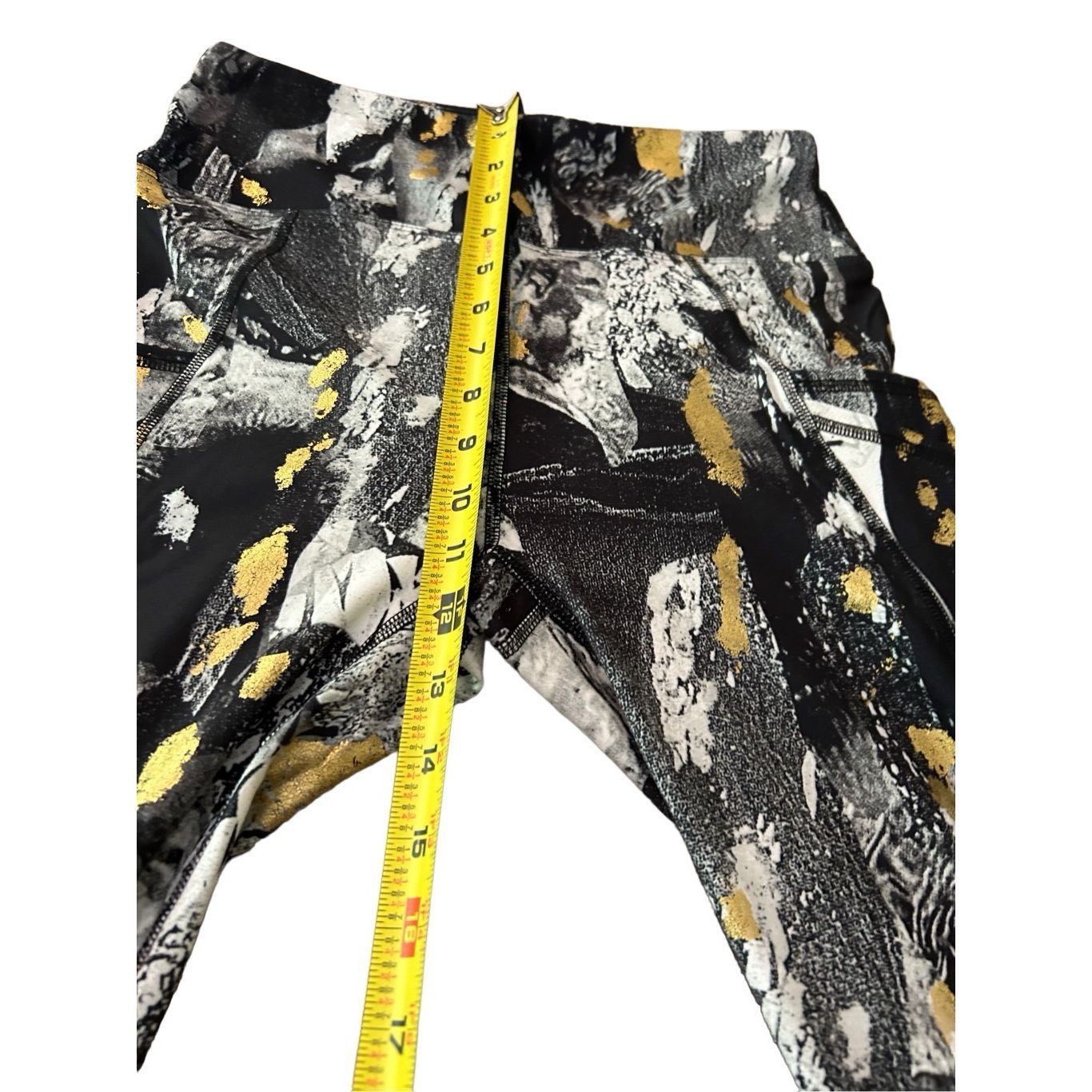 Other Tahari Sport Women’s Camouflage Abstract Side Cell Pocket At Size 30" / US 8 / IT 44 - 8 Thumbnail