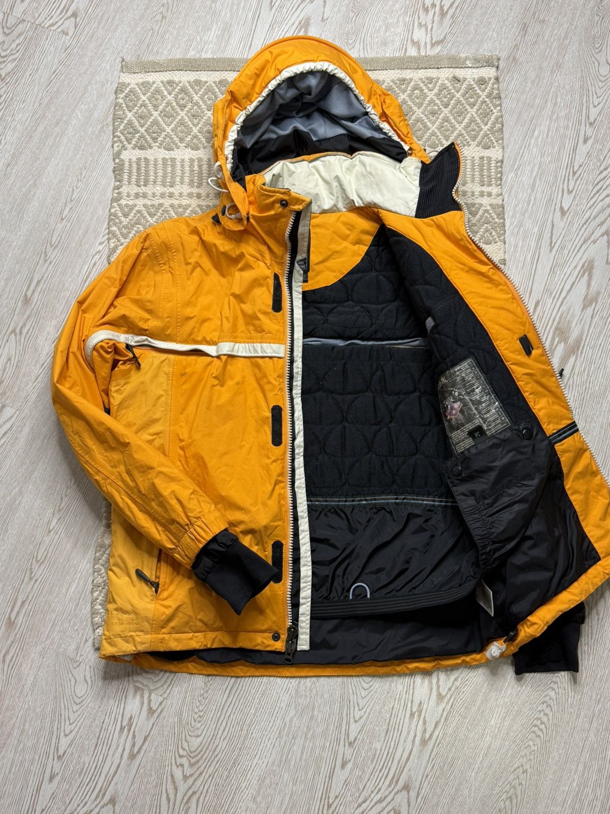Nike ACG Vintage Nike ACG Storm Git Ski Orange Jacket size L wmns Size L / US 10 / IT 46 - 18 Thumbnail
