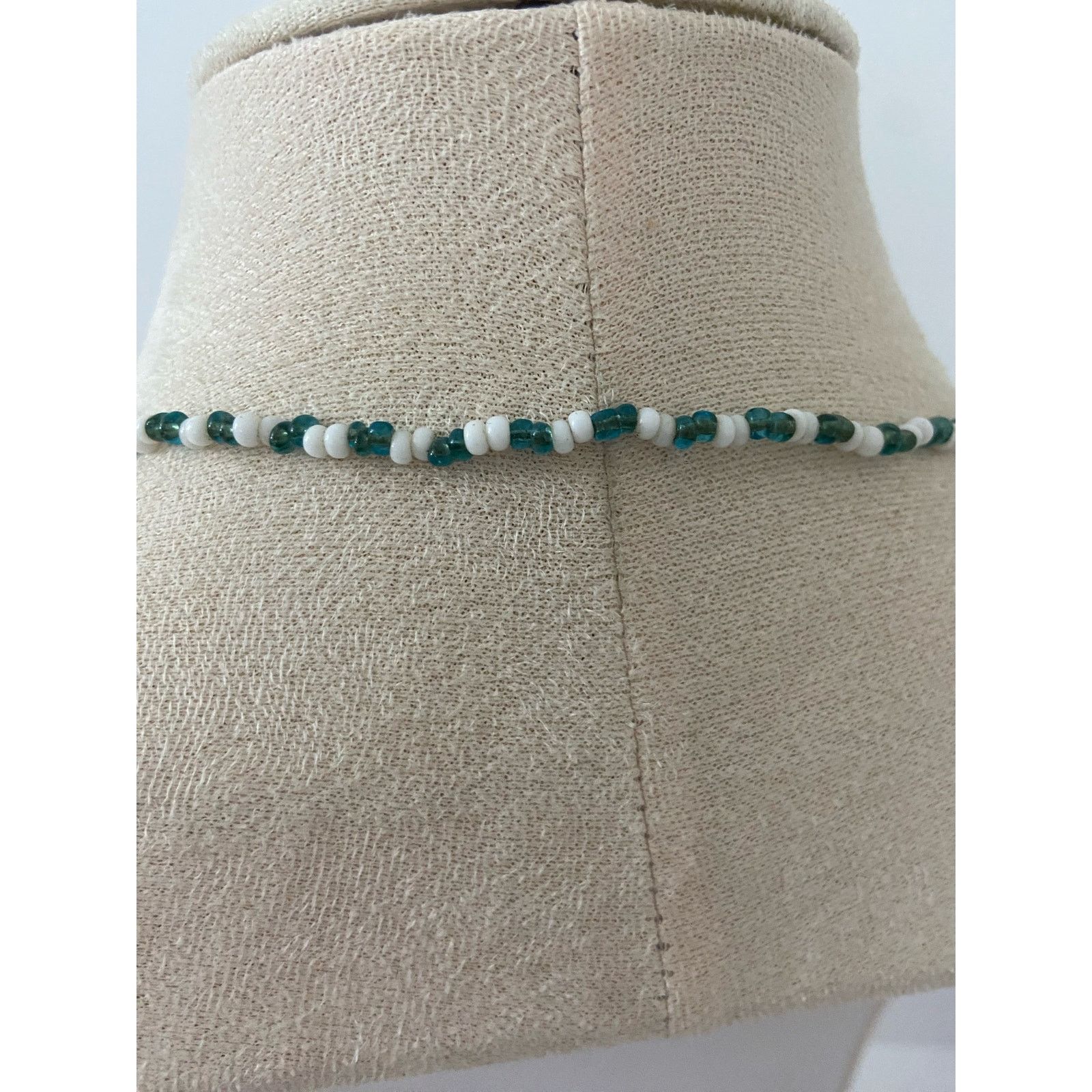 Vintage Teal and white bead necklace Size ONE SIZE - 4 Thumbnail