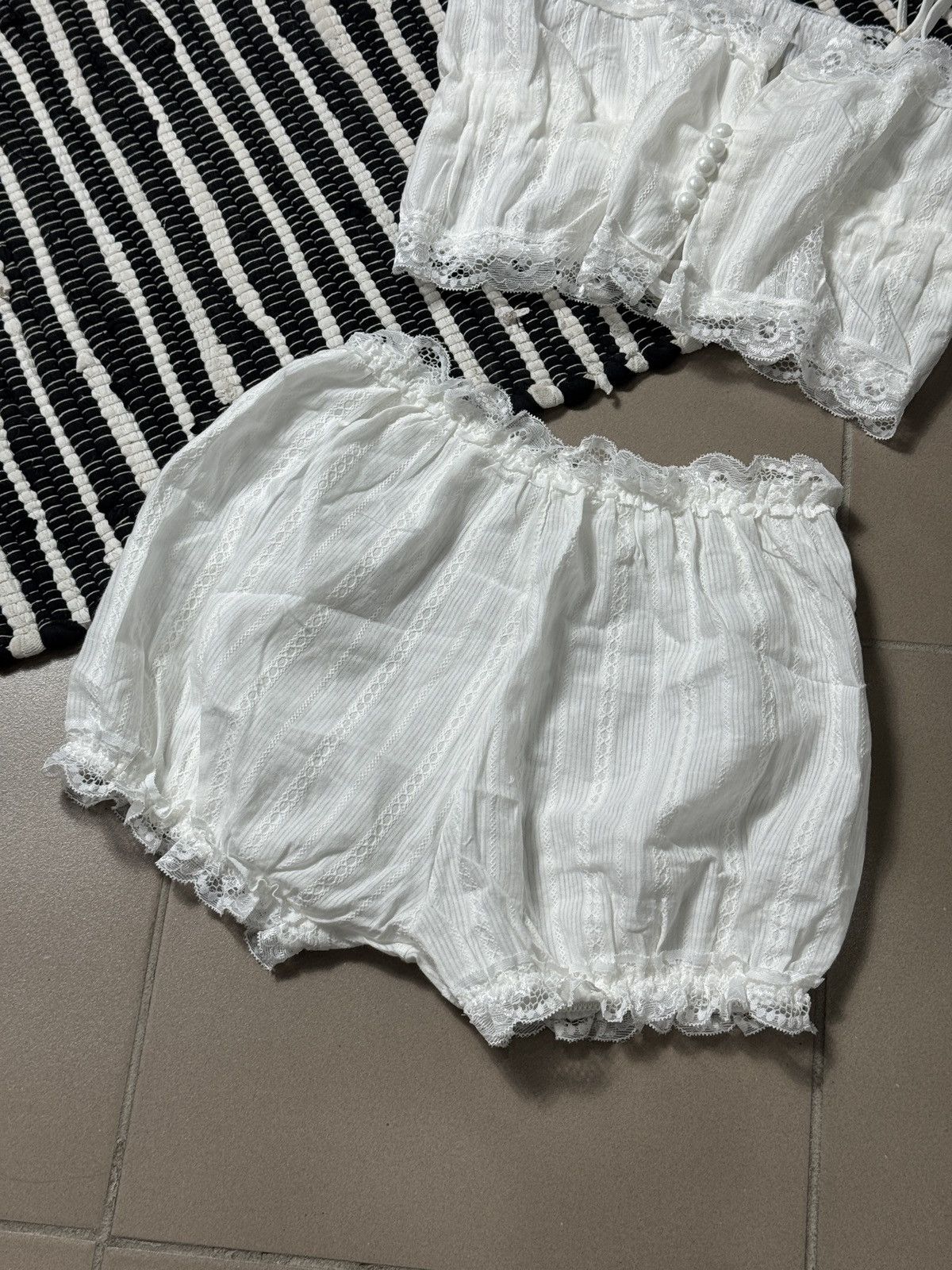 Other VINTAGE WHITE LACE SLEEPWEAR SET Size ONE SIZE - 2 Thumbnail