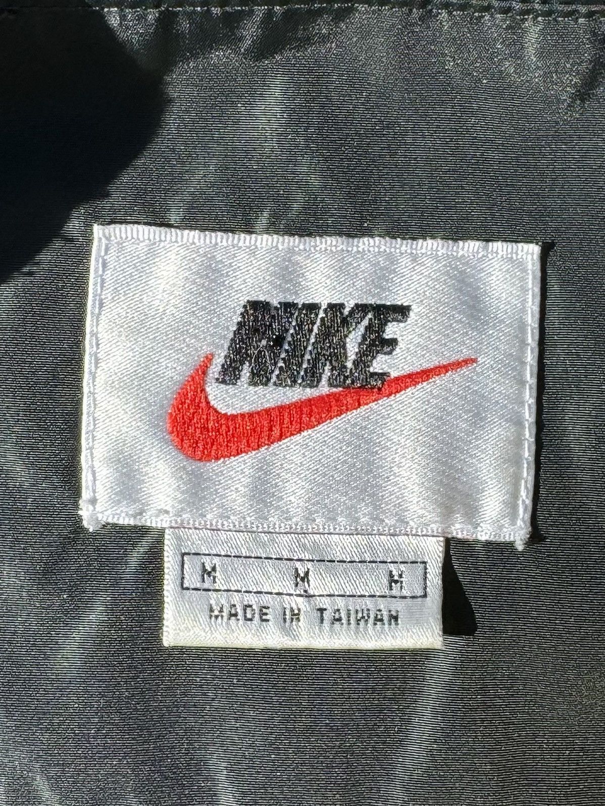 Nike × Vintage Vintage 90s NIKE VINTAGE VES Size US M / EU 48-50 / 2 - 4 Thumbnail