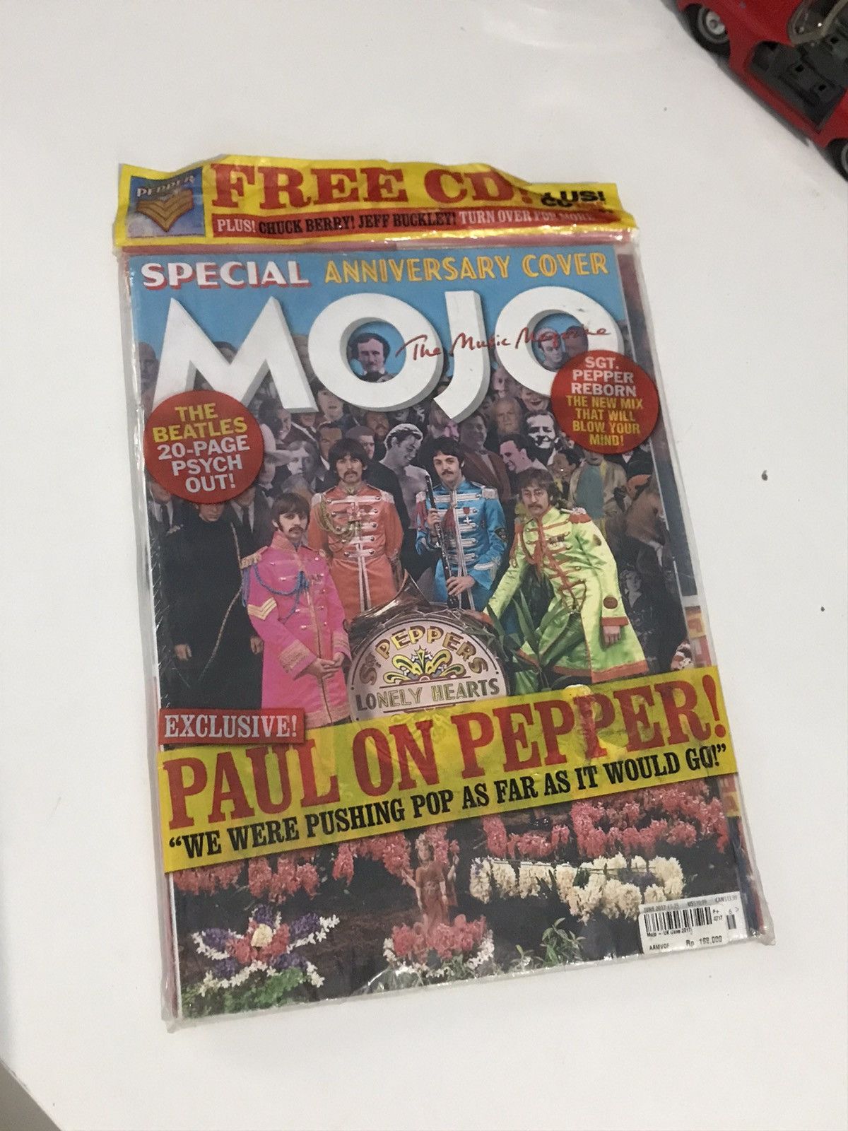 POP MAGAZINE × Vintage Nos New Old Stock Mojo Magazine 2017 The beatles on paul mc Size ONE SIZE - 5 Thumbnail
