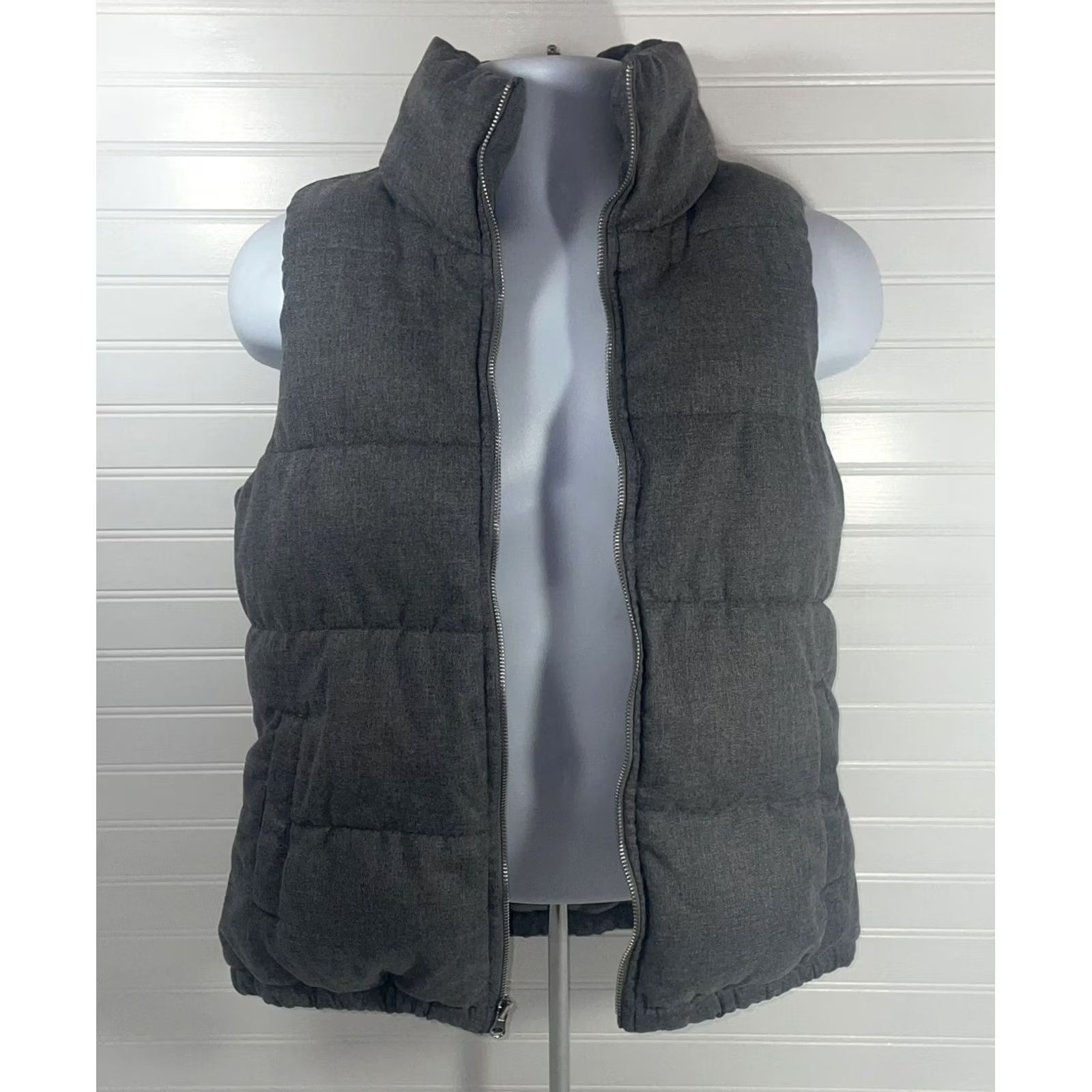 Old Navy Old Navy Women's Quilted Vest - Gray - Small - High Neck Zip - 19-24 in Chest Size S / US 4 / IT 40 - 3 Thumbnail