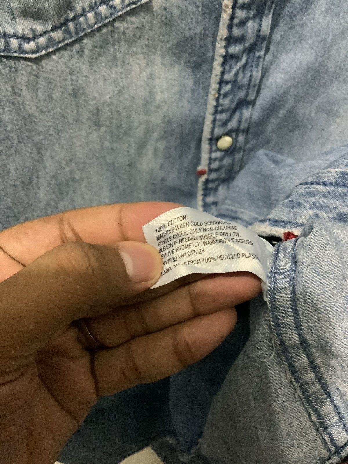 If Six Was Nine Mossimo Supply Co Distressed Denime Button Up Shirt Size US S / EU 44-46 / 1 - 13 Thumbnail