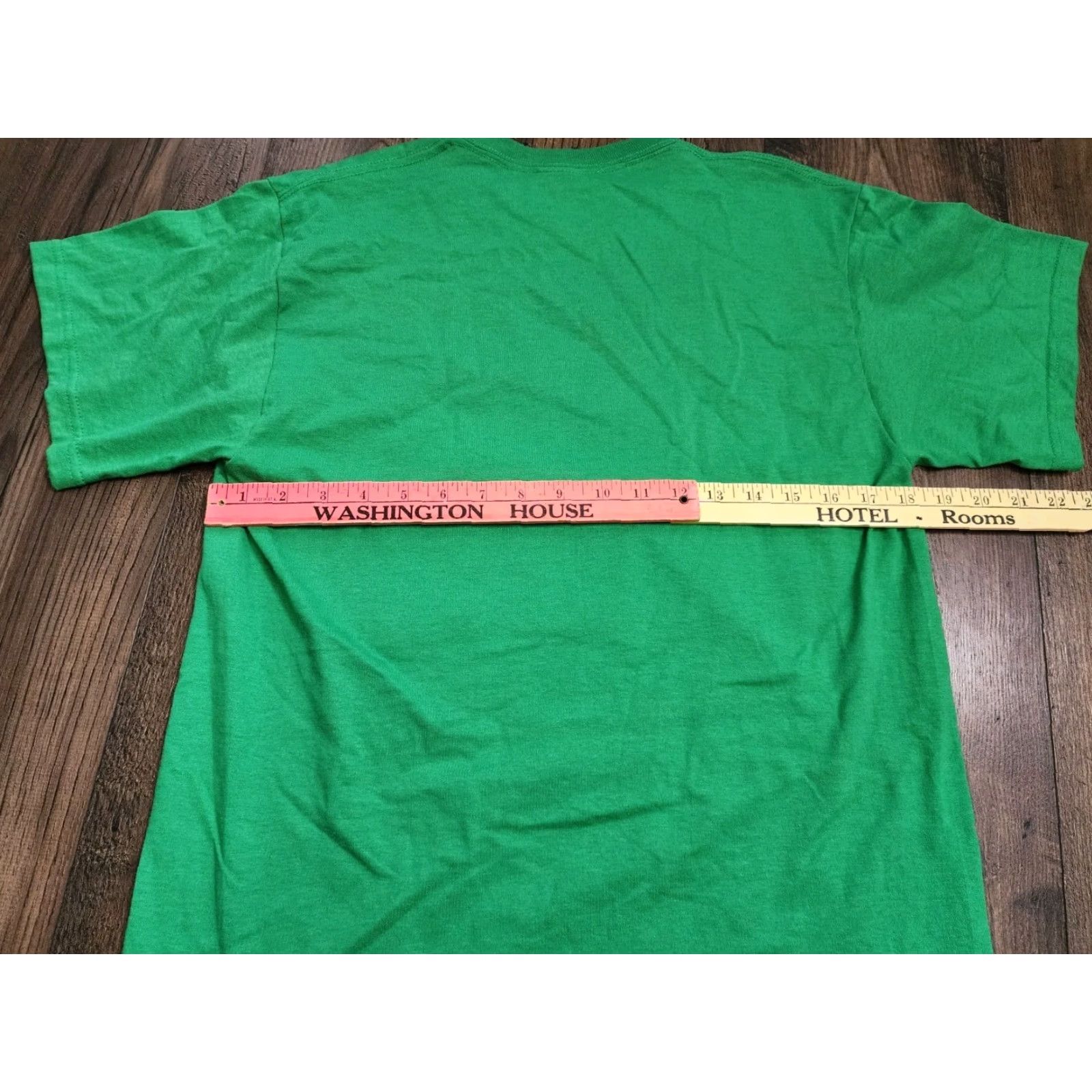 Fruit Of The Loom Vintage Fruit of the Loom Mens Medium Christmas Santa Claus T-Shirt 1990s Green Holiday Size US M / EU 48-50 / 2 - 3 Thumbnail