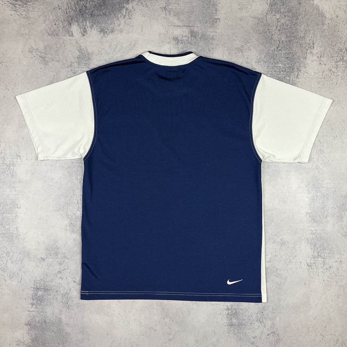 Nike Vintage Nike rare big logo jersey tee 90's Size US L / EU 52-54 / 3 - 9 Thumbnail