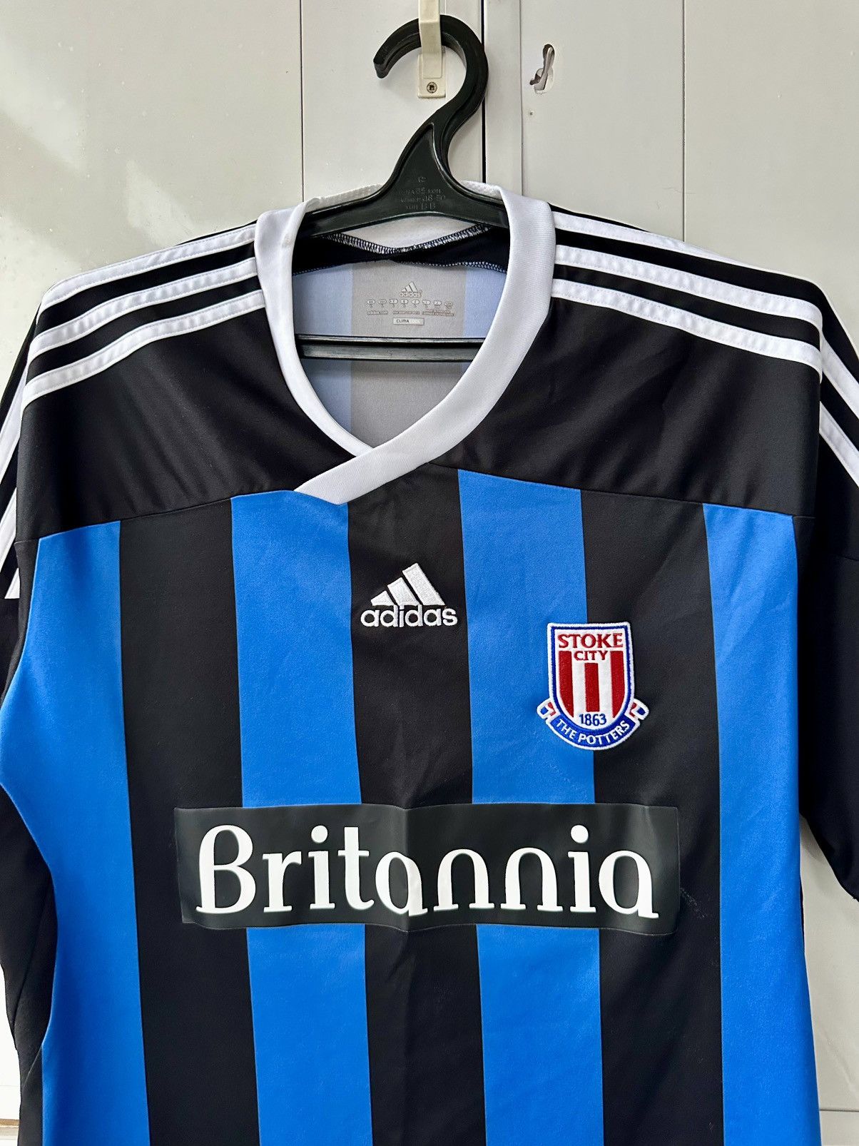 Adidas Vintage Adidas Stoke City Britannia Jersey Size US L / EU 52-54 / 3 - 7 Thumbnail