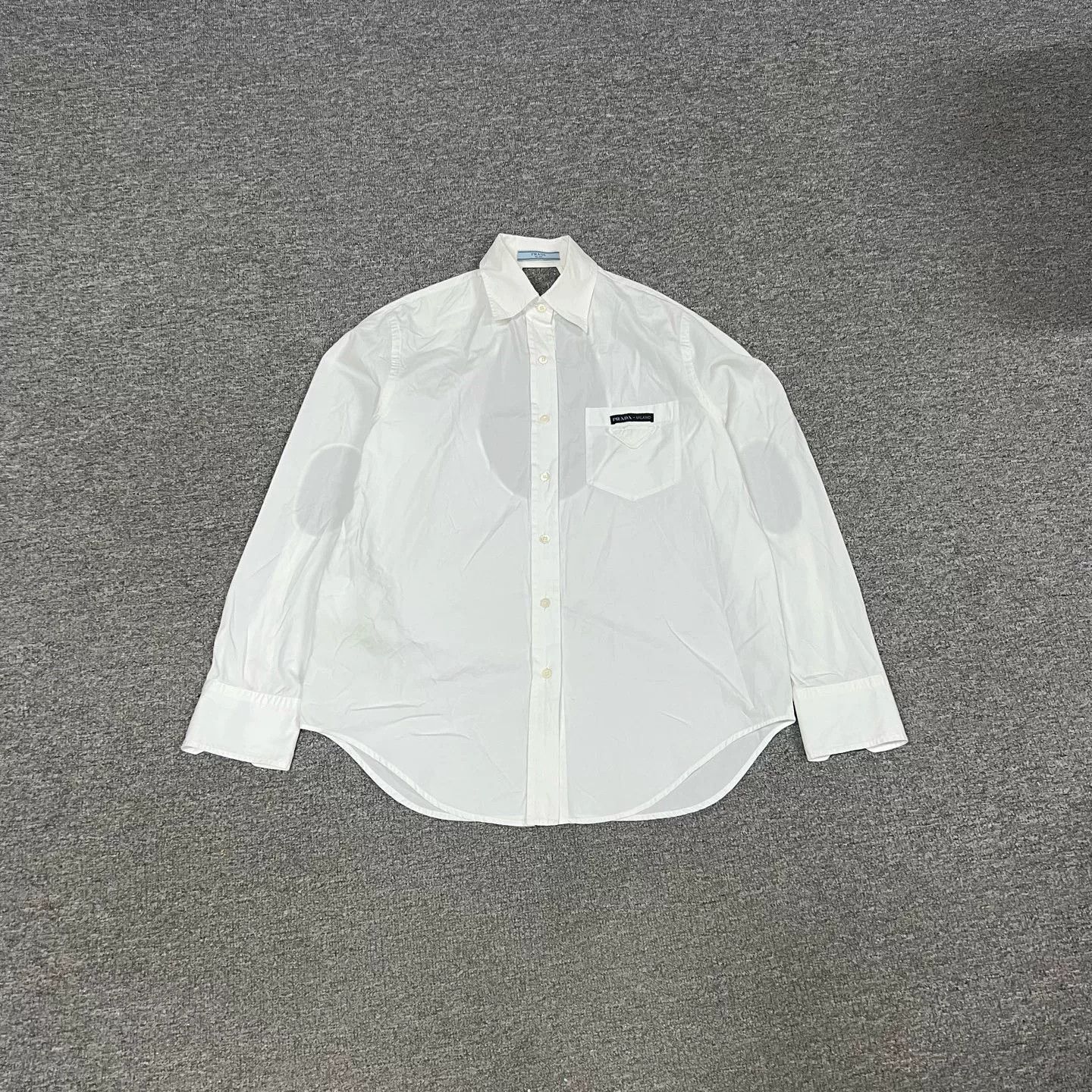 Prada Prada Show Back Cutout White Shirt Size US XXS / EU 40 - 1 Thumbnail