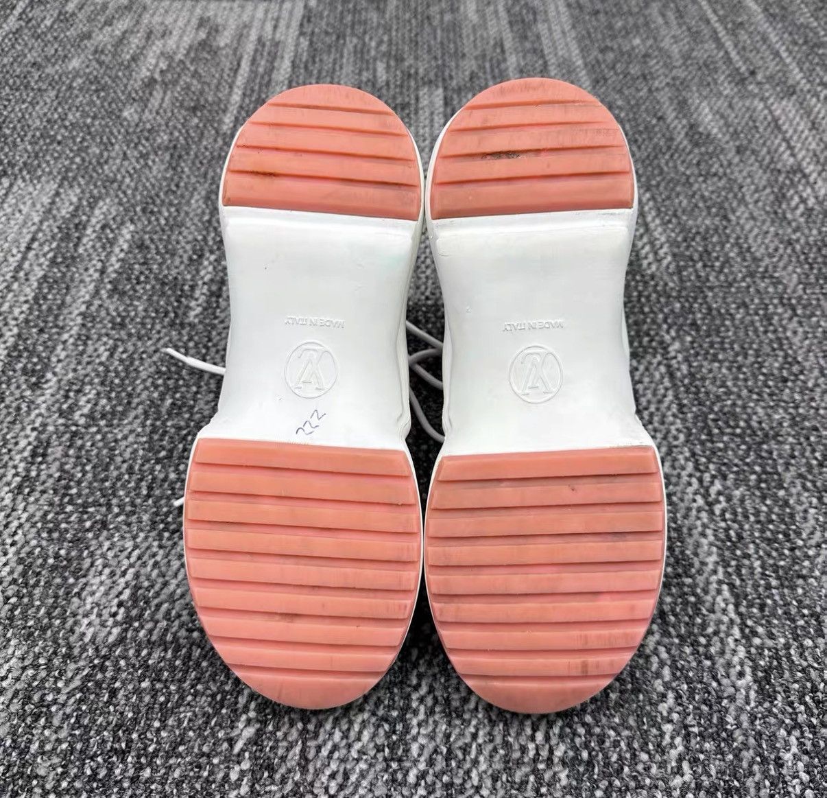 Louis Vuitton Louis Vuitton Archlight White & Pink Sneakers J42 Size US 5 / IT 35 - 6 Thumbnail
