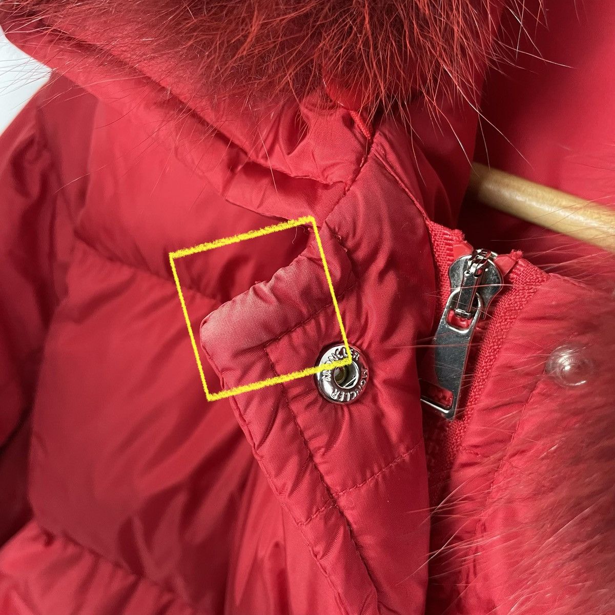 Moncler Moncler MESANGE GIUBBOTTO Women’s Down Jacket Fur size XS Size XS / US 0-2 / IT 36-38 - 18 Thumbnail