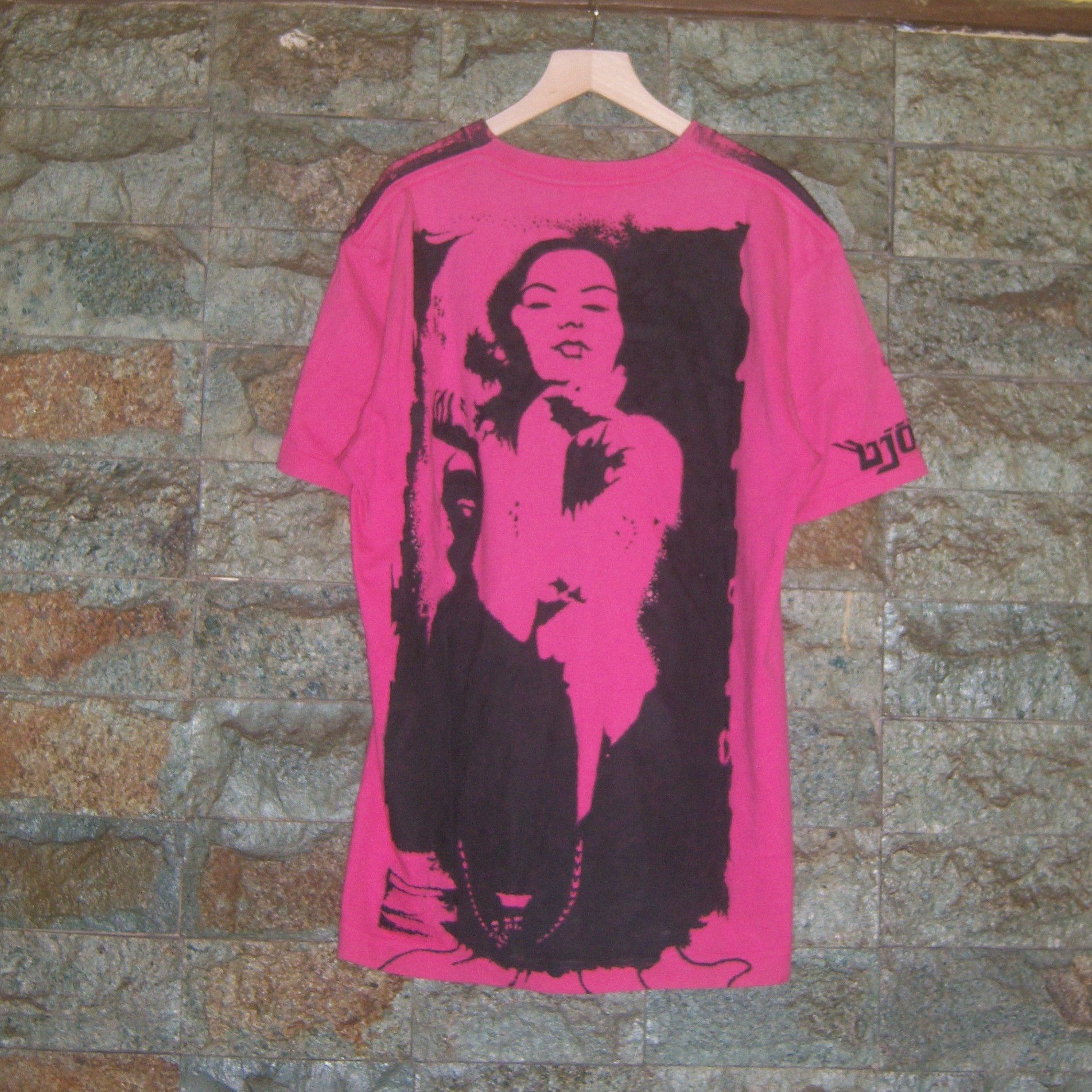 Band Tees × Handmade 1 of 1 Bjork T shirt Handmade Size US L / EU 52-54 / 3 - 7 Thumbnail