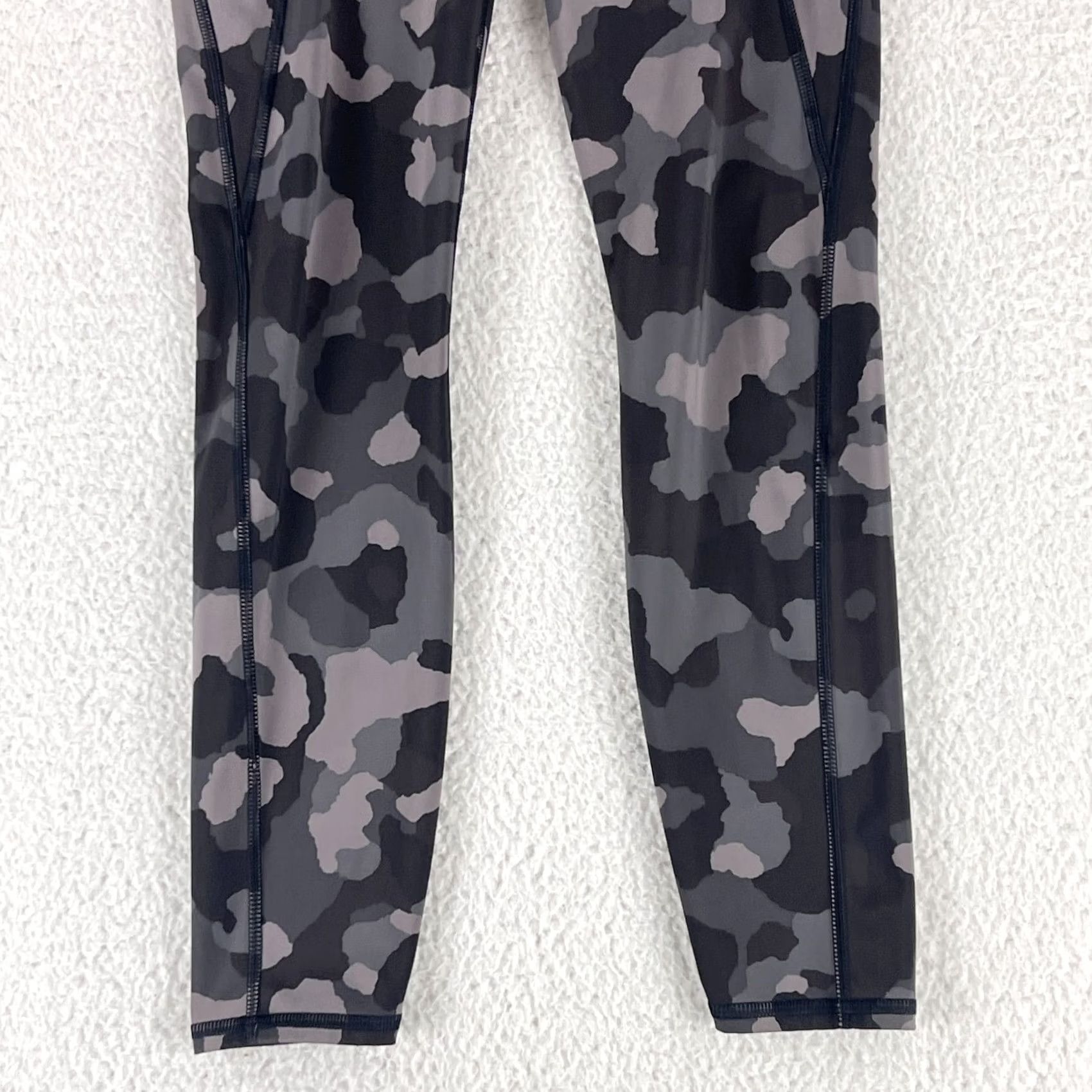 Athleta Athleta Leggings Womens XXS Black Lightning Camo 7/8 Tights Yoga Pull On Size 24" / US 00 / IT 34 - 3 Thumbnail