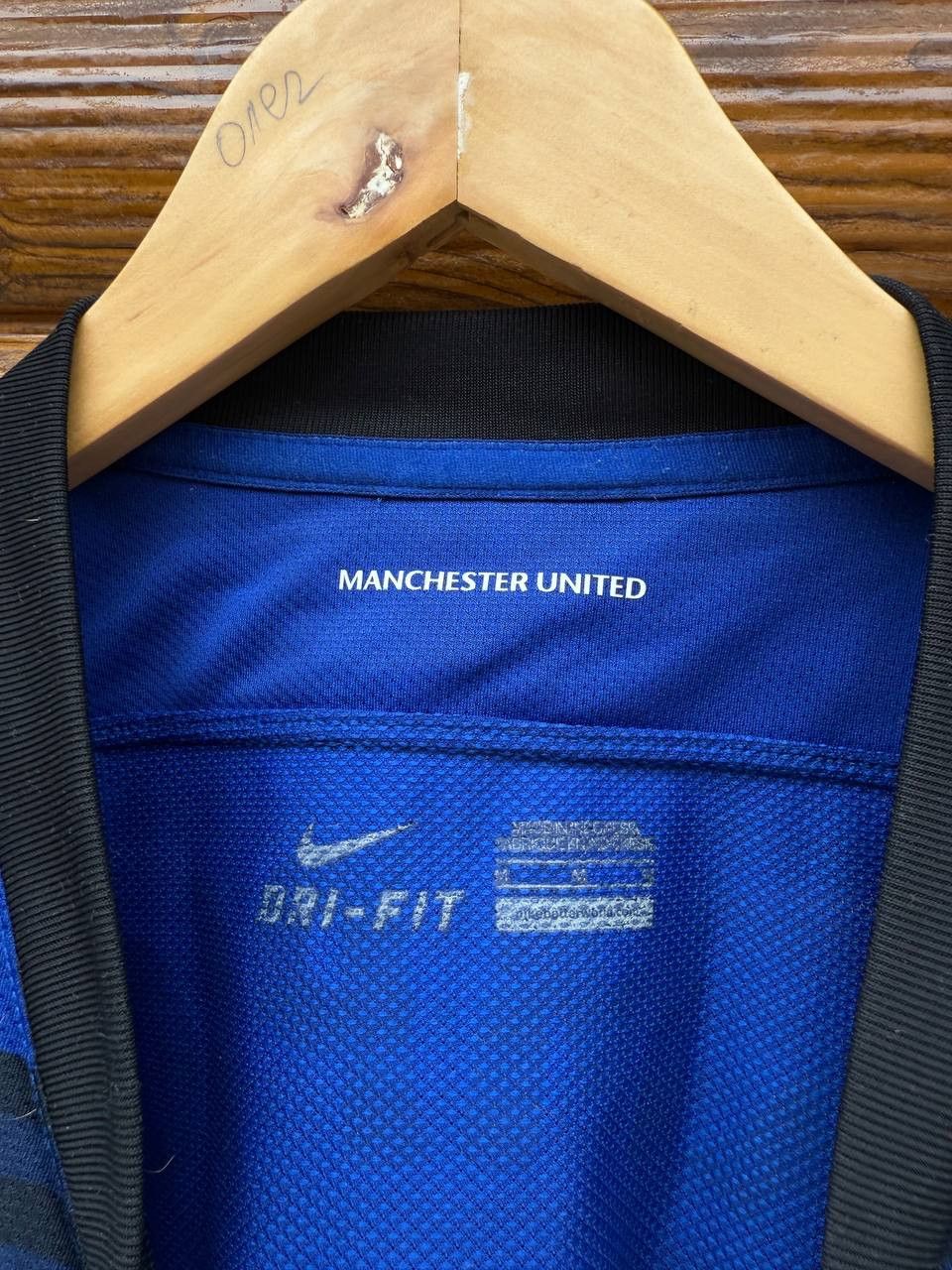 Nike Manchester United football shirt jersey #19 CHAMPIONS Size US M / EU 48-50 / 2 - 8 Thumbnail
