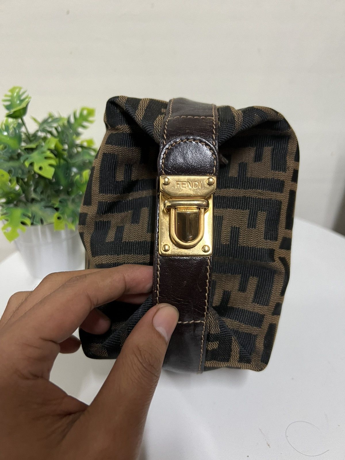 Fendi Authentic Fendi Vanity Size ONE SIZE - 5 Thumbnail