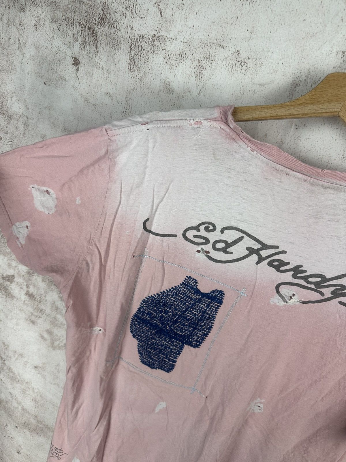 Christian Audigier VINTAGE ED HARDY CHRISTIAN AUDIGIER DISTRESSED PINK Y2K TEE Size US XL / EU 56 / 4 - 5 Thumbnail