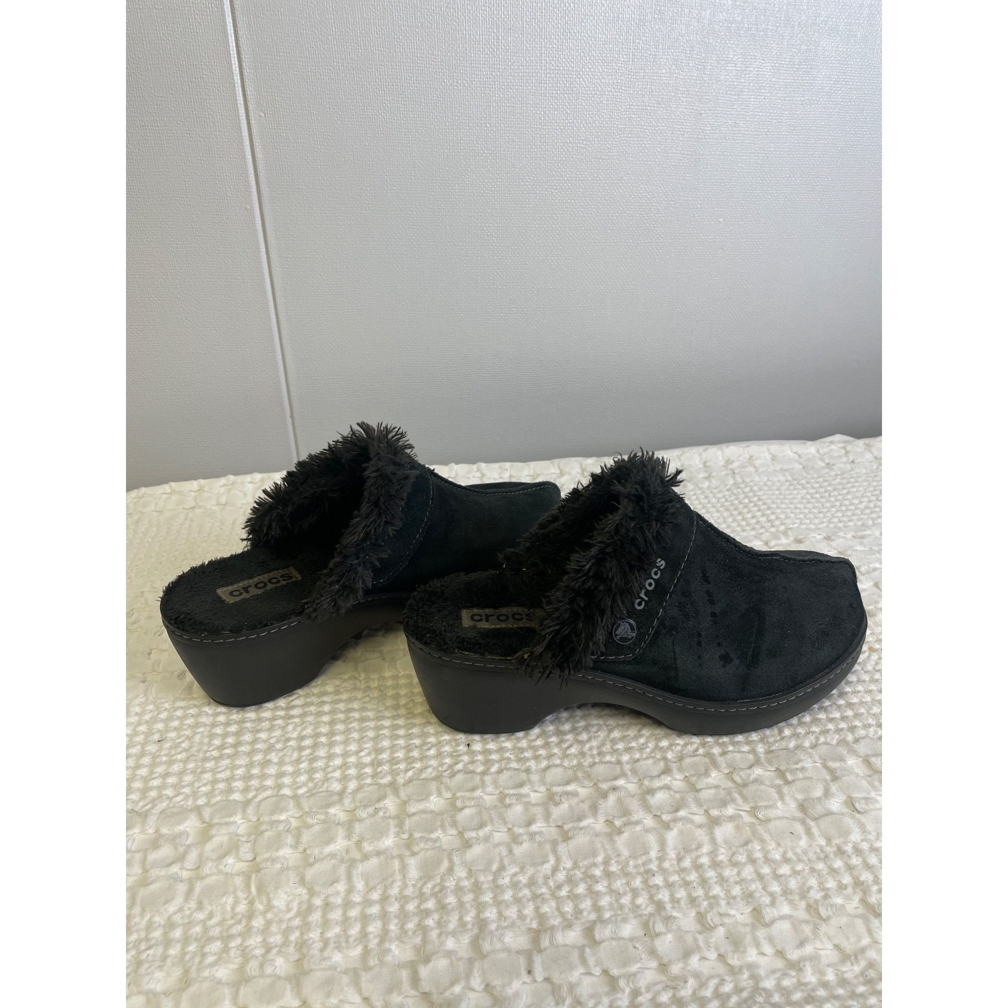 Crocs Crocs Women's Black Suede Shoes/Slide onClogs Size 9 SKU 248 Size US 8 / IT 38 - 3 Thumbnail