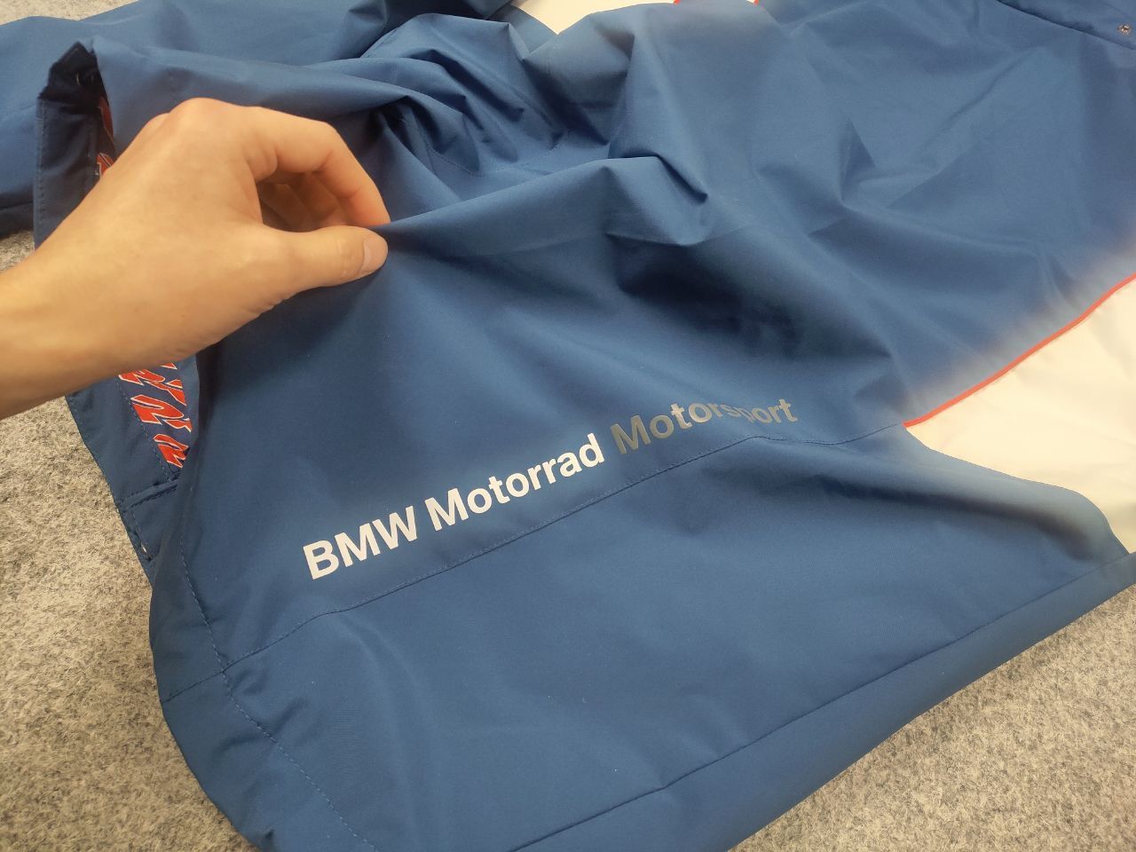 BMW BMW Motorrad Motorsport Racing Logo Hooded Jacket Team Track Size US S / EU 44-46 / 1 - 10 Thumbnail