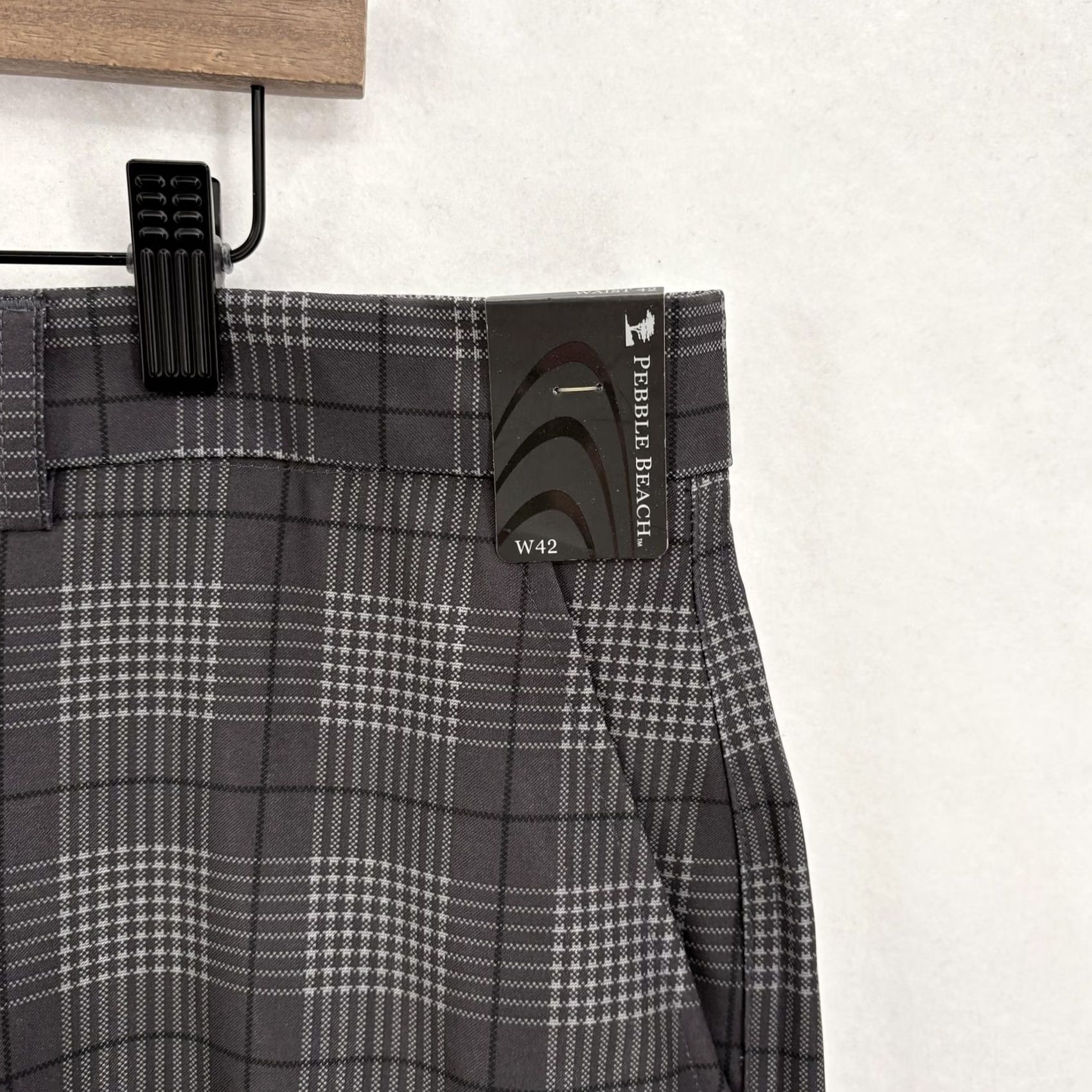 Vintage Pebble Beach Mens 42 Gray Plaid Cargo Shorts 10" Stretch NWT Casual Golf Polyester Spandex Moisture Wicking Pocket Front Zip Summer Inseam 10in Mens Size US 42 / EU 58 - 2 Thumbnail