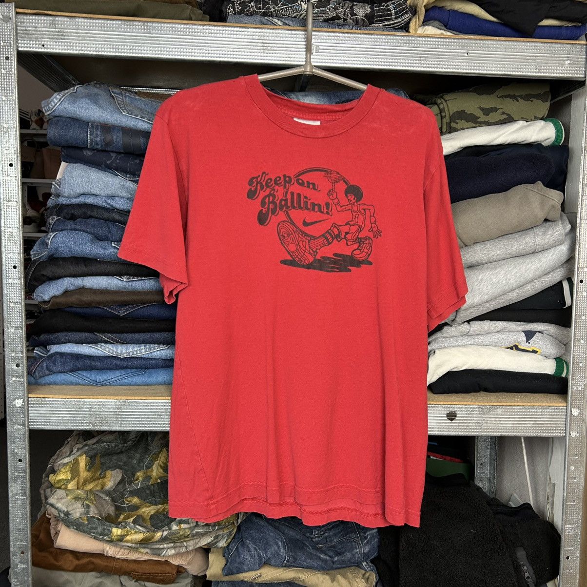 Nike Vintage Nike Big logo swoosh red 2000’s streetwear tee Size US M / EU 48-50 / 2 - 1 Thumbnail