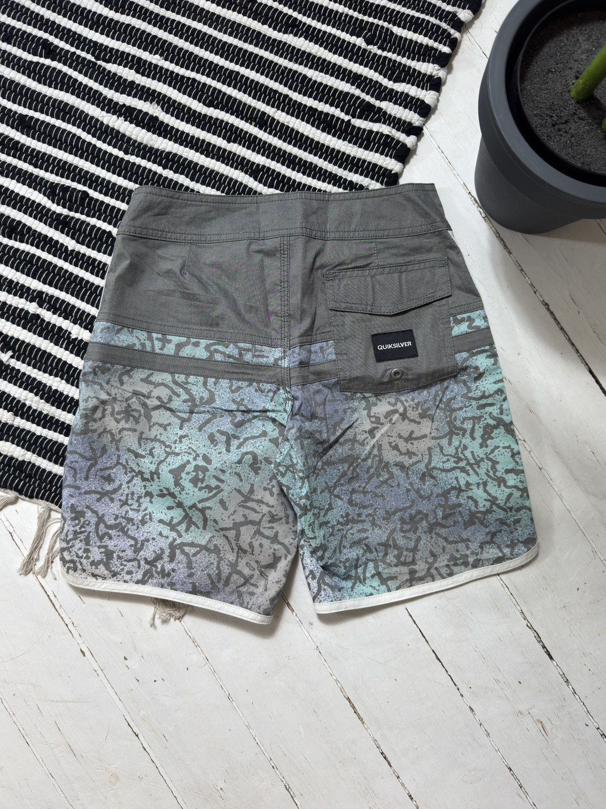 Quiksilver VINTAGE QUICKILVER SURF SHORTS Size 27" / US 4 / IT 40 - 8 Thumbnail